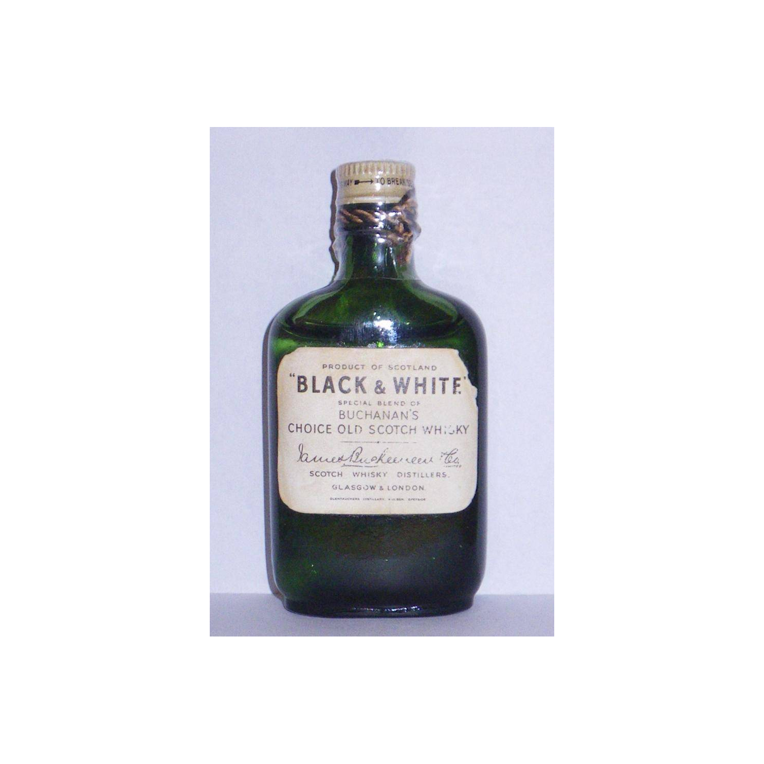 Black & White Blended Whisky 2