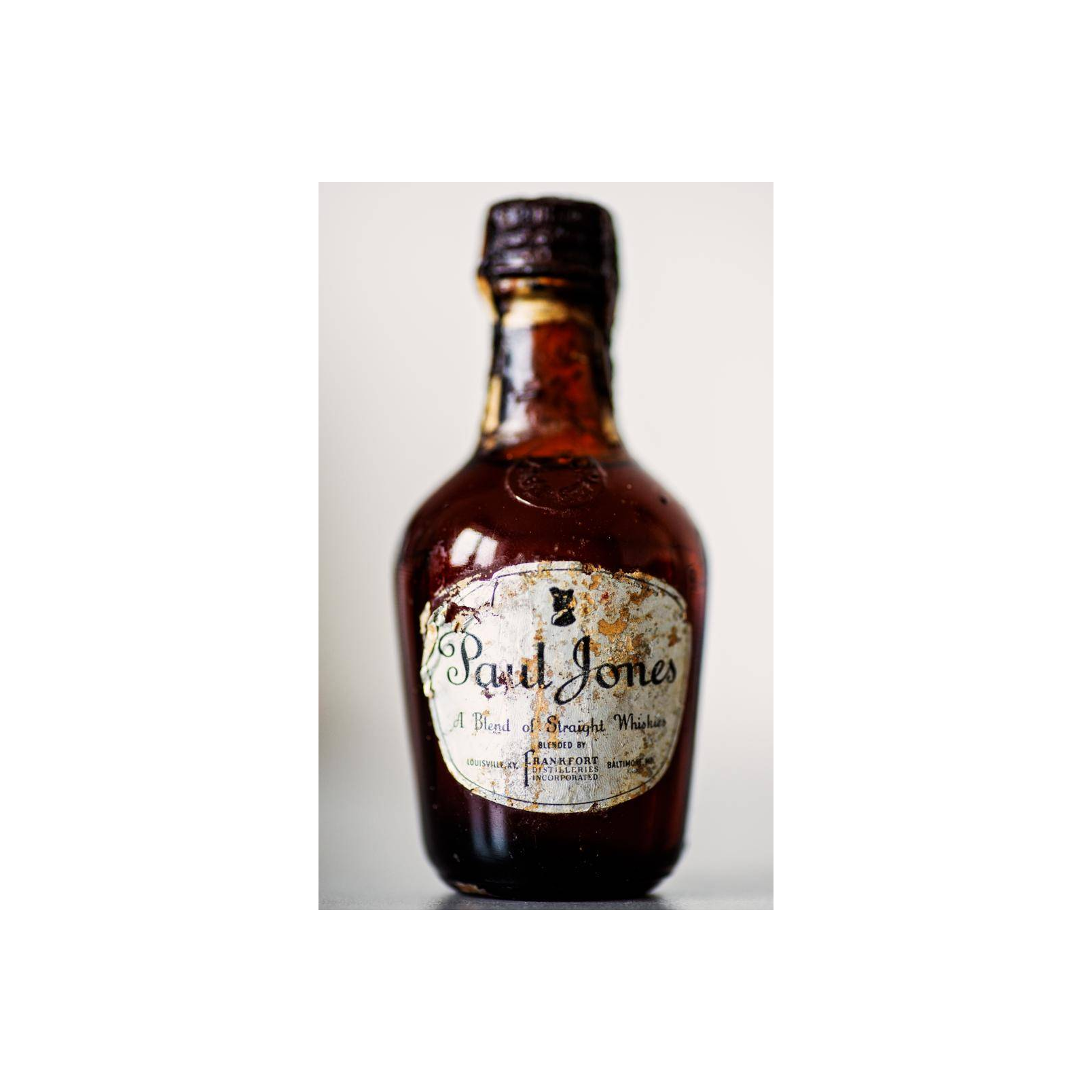 Paul Jones A Blend of Straight Whiskies 3