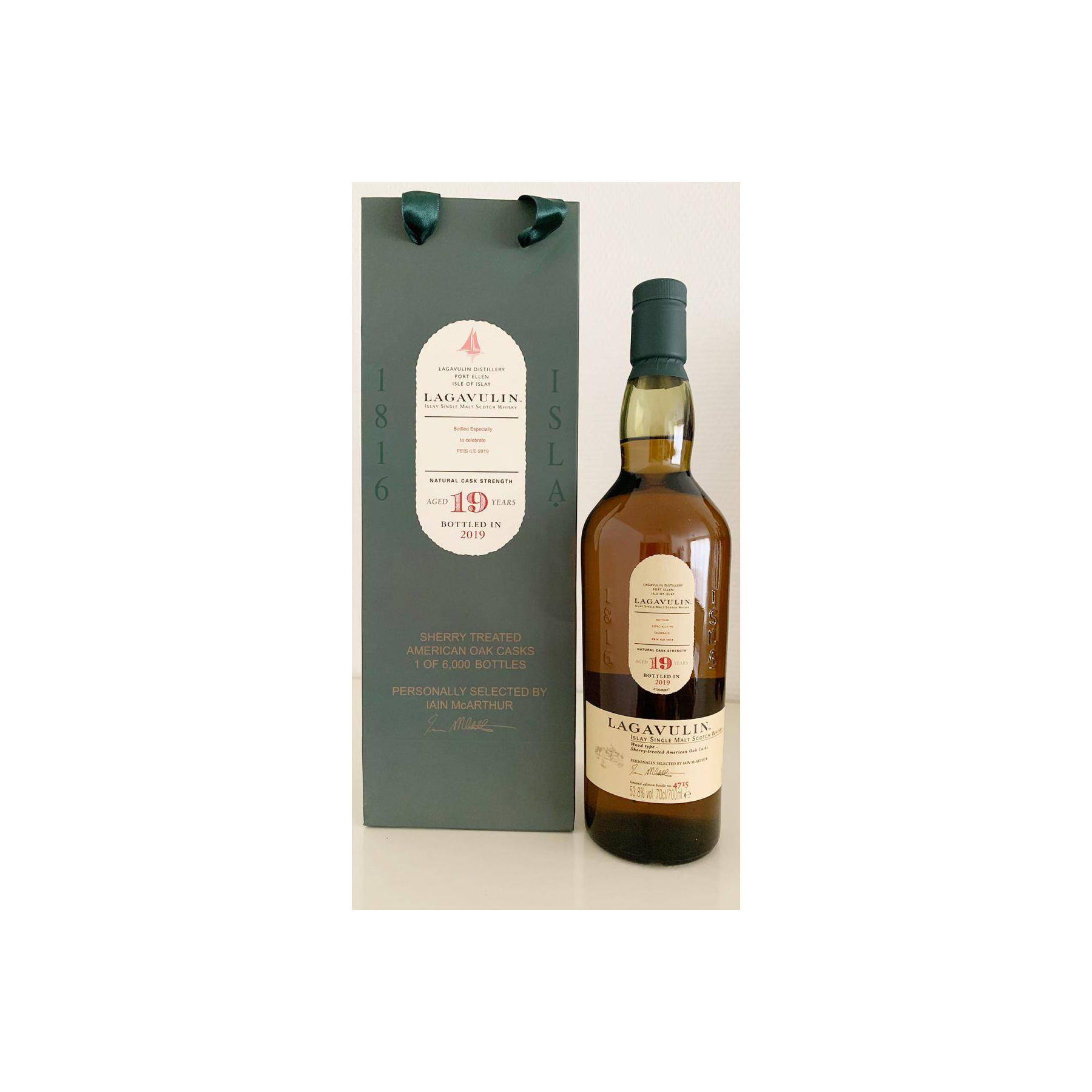 Lagavulin 19 Years Single Malt Whisky 2