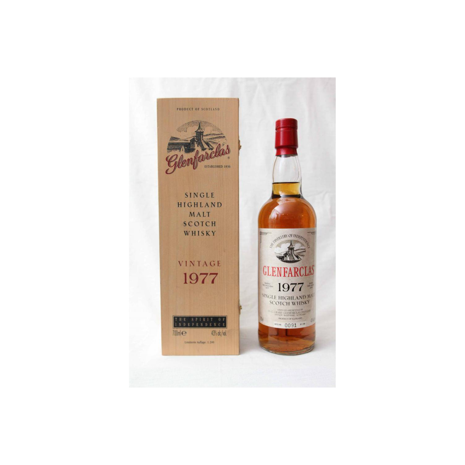 Glenfarclas 1977 24 Years Single Malt Whisky 2