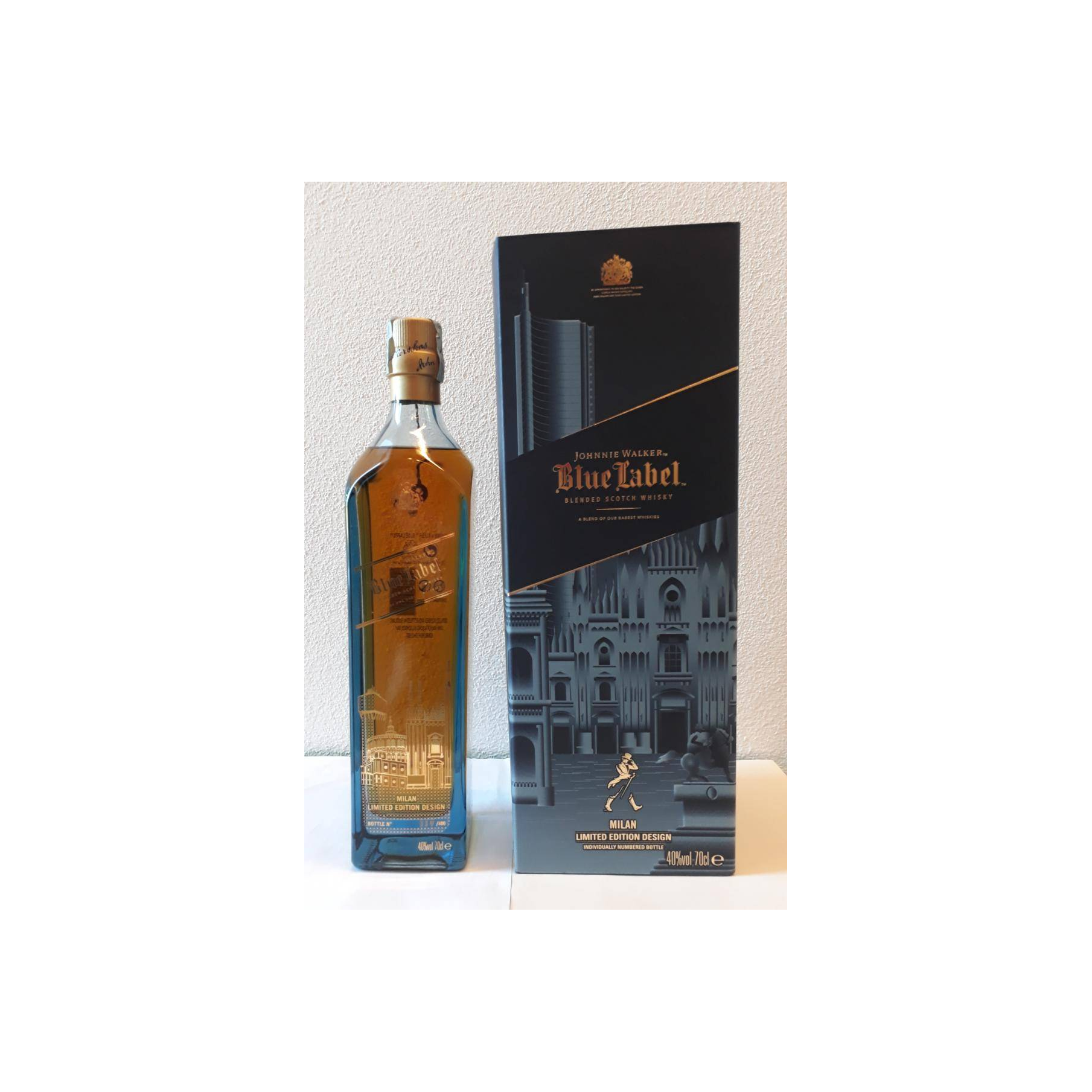 Johnnie Walker Blended Whisky 2