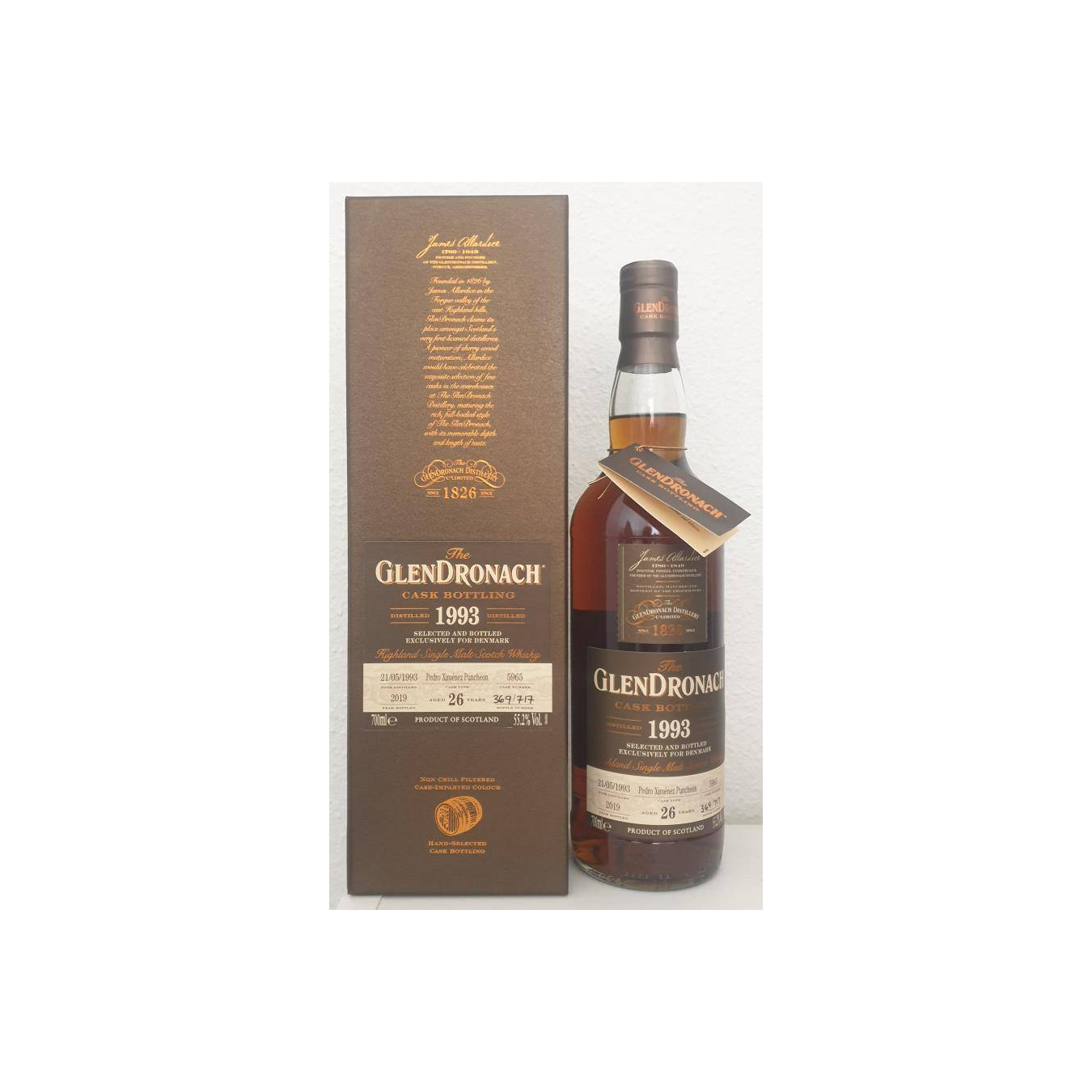GlenDronach 1993 26 Years Single Malt Whisky 2