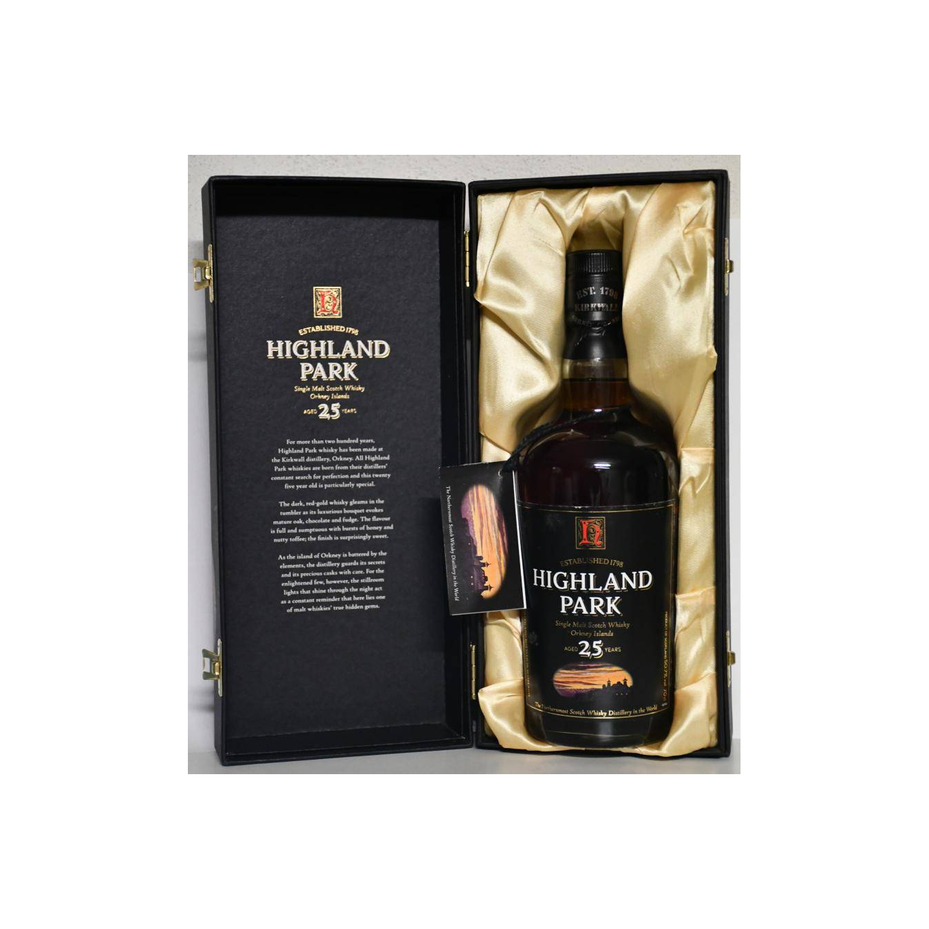 Highland Park 25 Years Single Malt Whisky 3