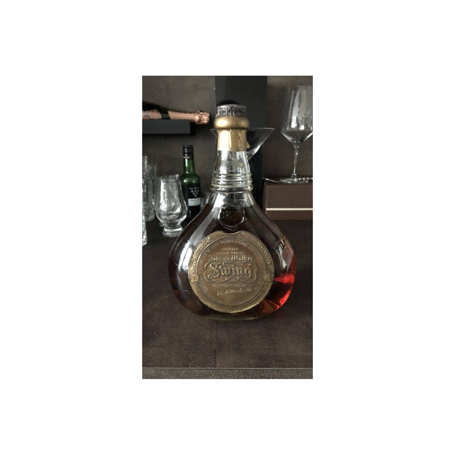 Johnnie Walker Blended Whisky 2
