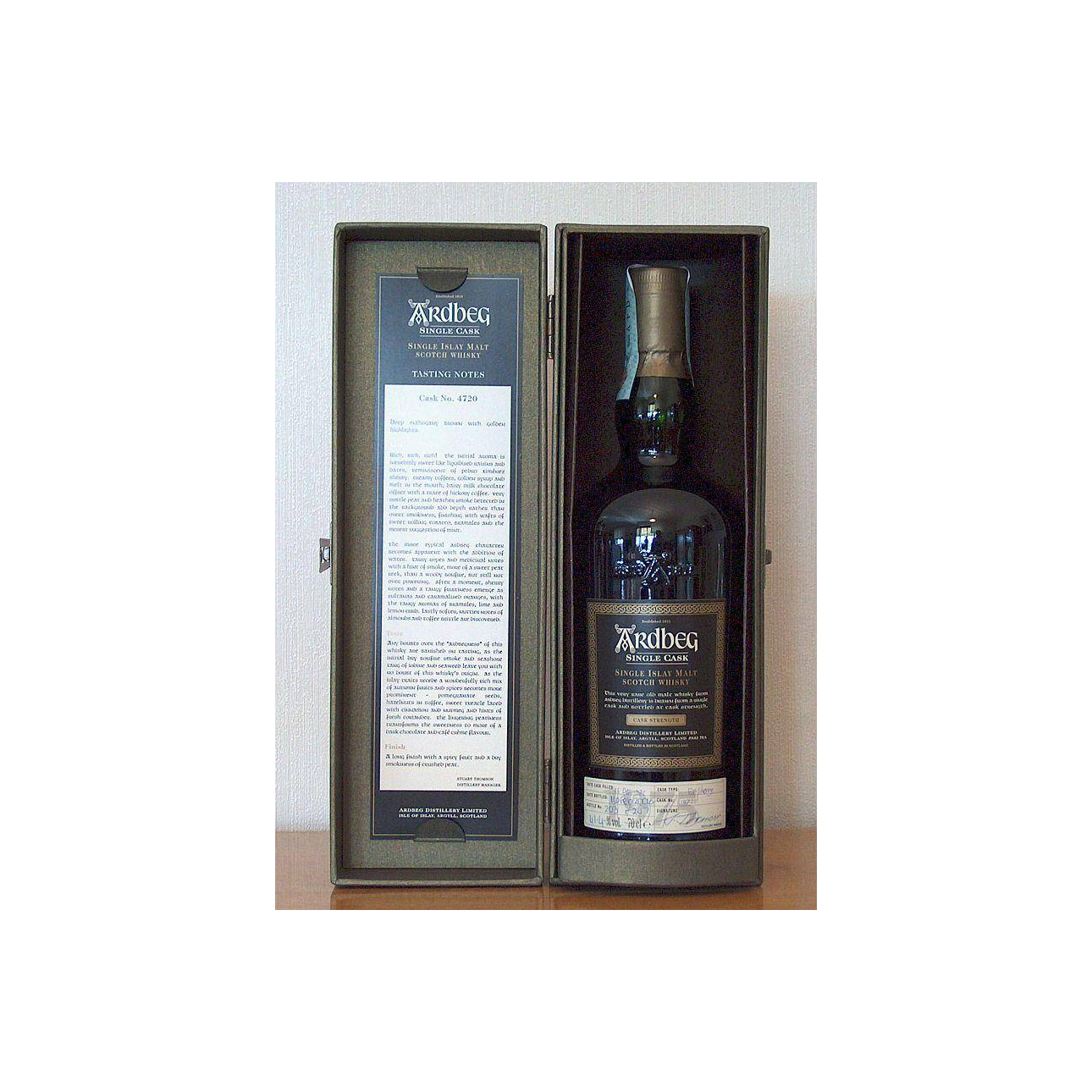 Ardbeg Single Cask 1975 30 Years Single Malt Whisky 3