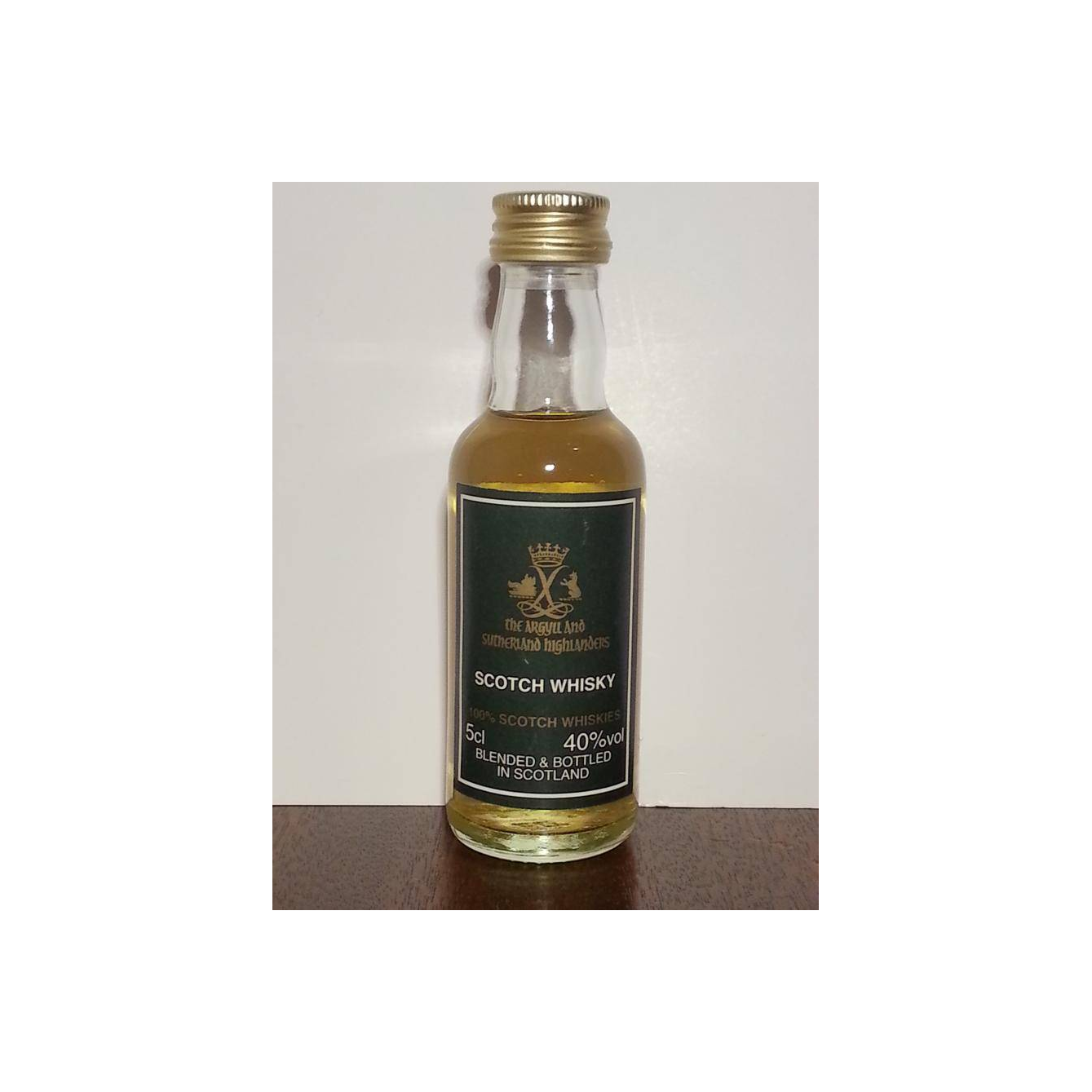 The Argyll And Sutherland Highlanders Scotch Whisky 2