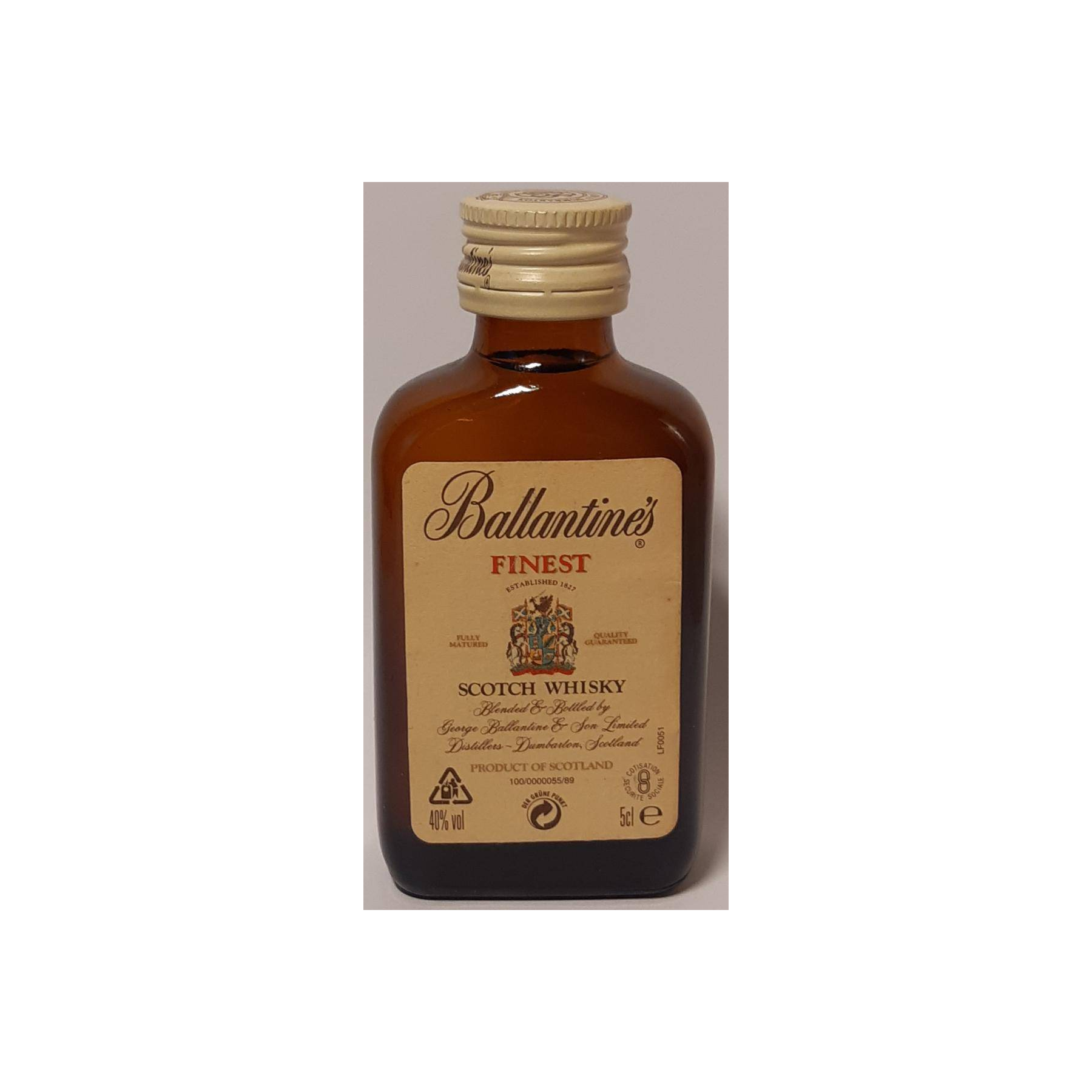 Ballantine's Blended Whisky 2