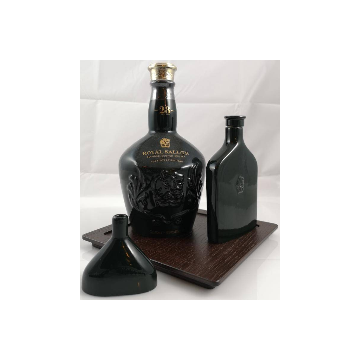 Chivas Regal 28 Years Blended Whisky 2
