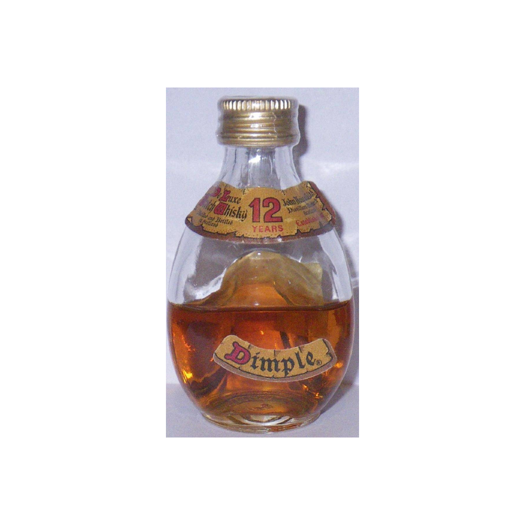 Dimple De Luxe Scotch Whisky 2