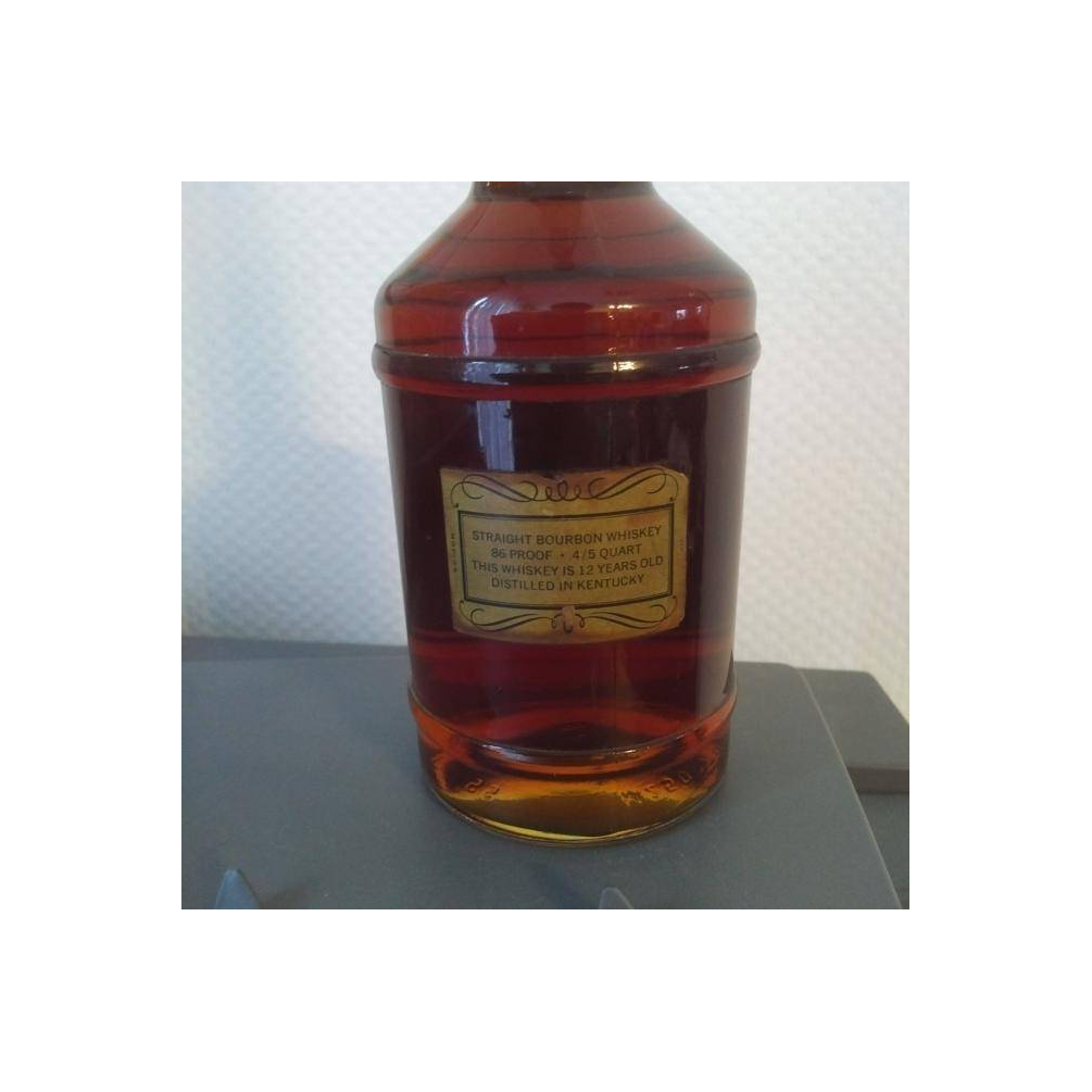I.W. Harper 12 Years Bourbon Whisky 2