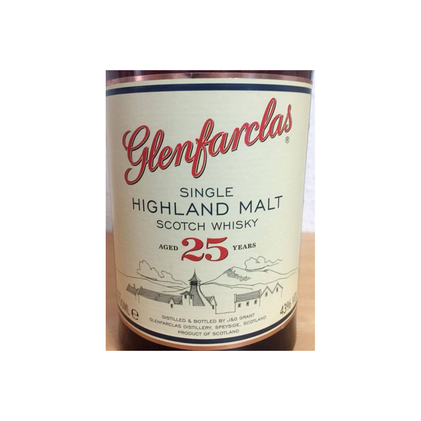 Glenfarclas 25 Years Single Malt Whisky 2