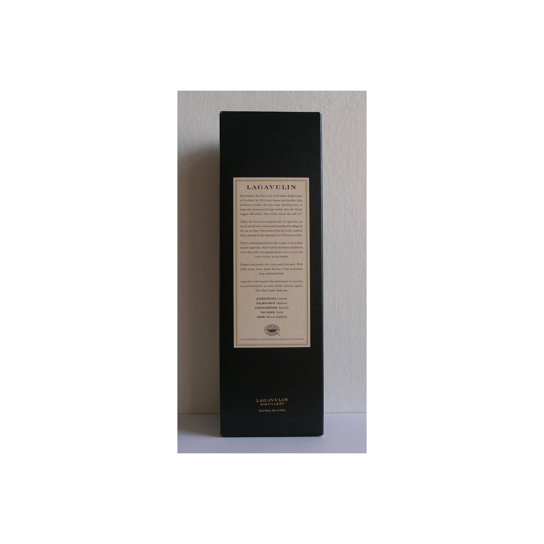 Lagavulin 16 Years Single Malt Whisky 3