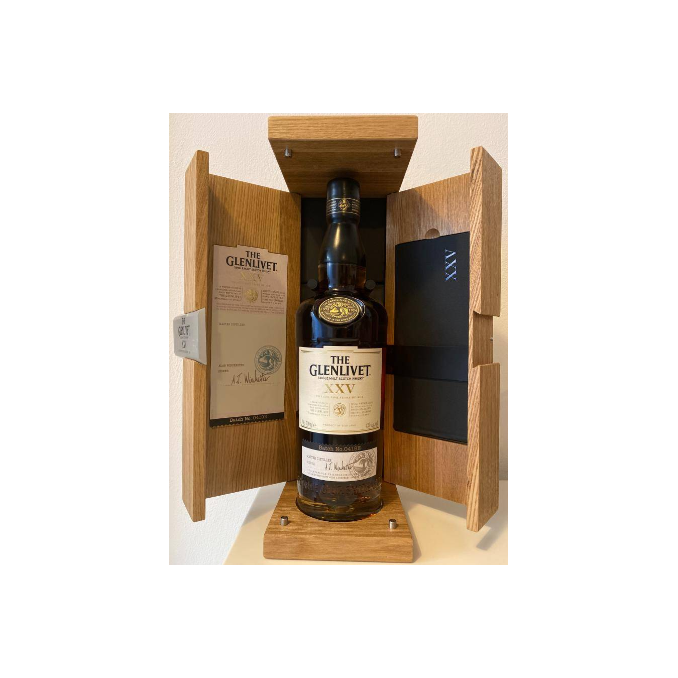 The Glenlivet 25 Years Single Malt Whisky 3