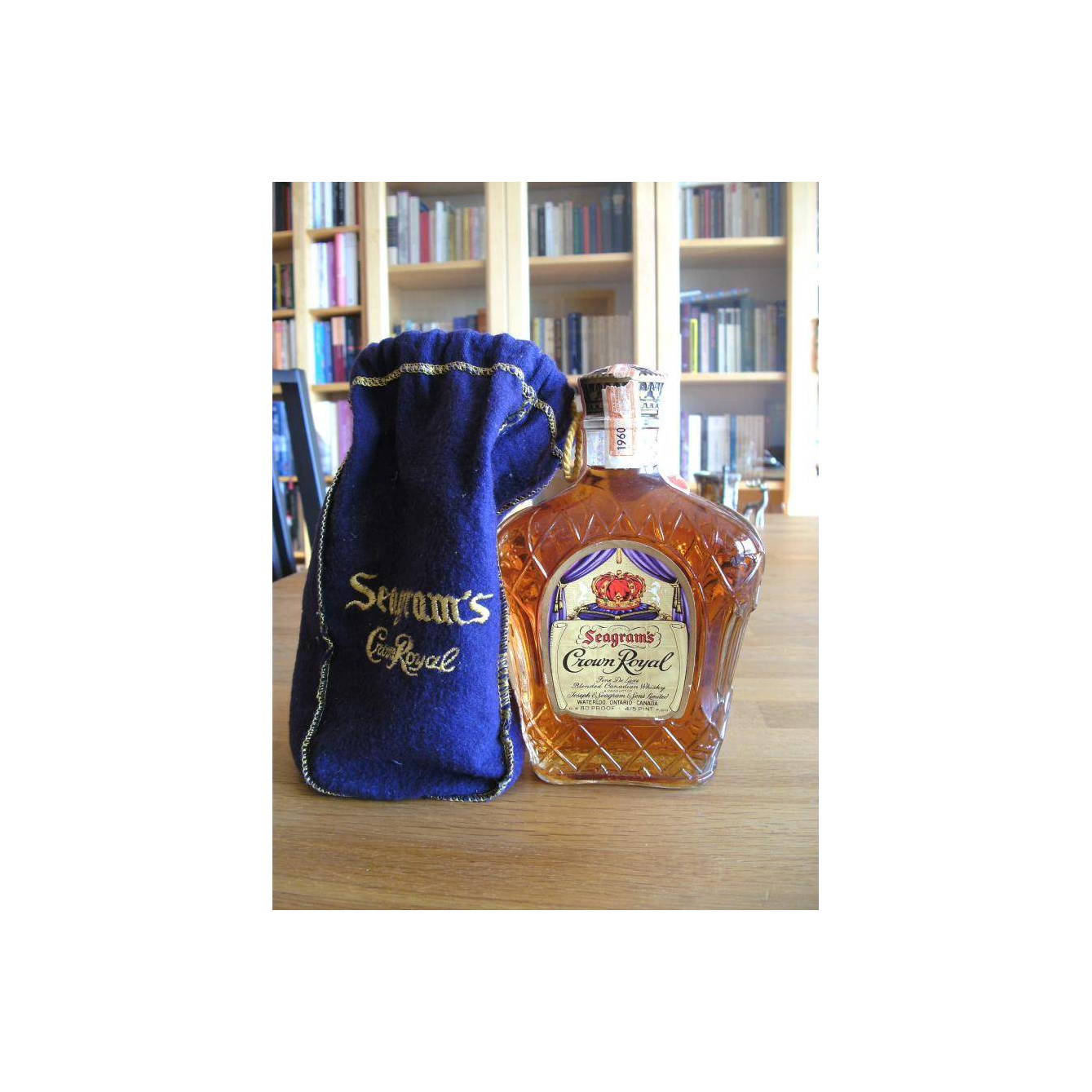 Crown Royal Fine De Luxe - Blended Canadian Whisky