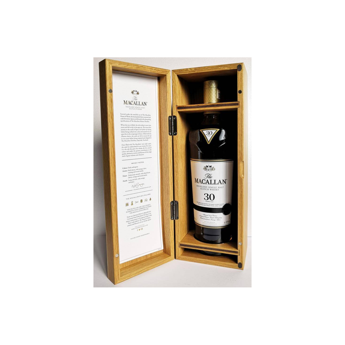 The Macallan 30 Years Single Malt Whisky 3
