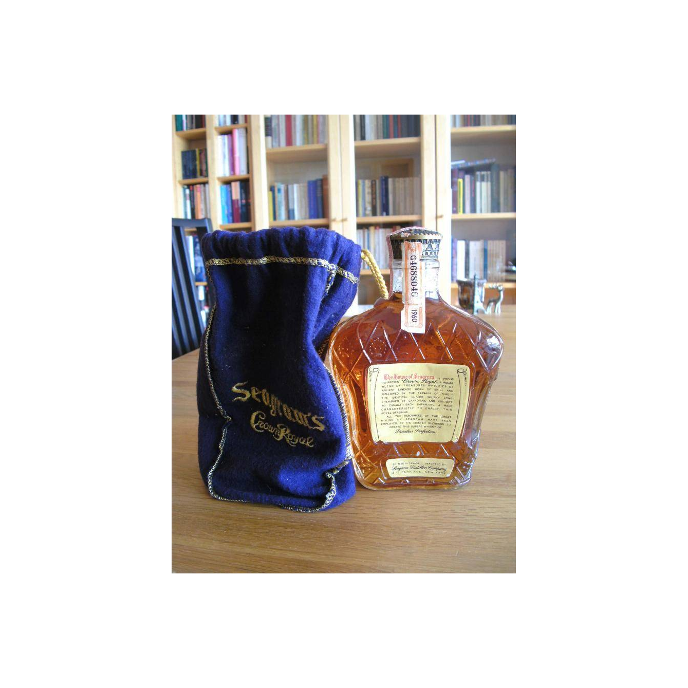 Crown Royal Fine De Luxe - Blended Canadian Whisky 2