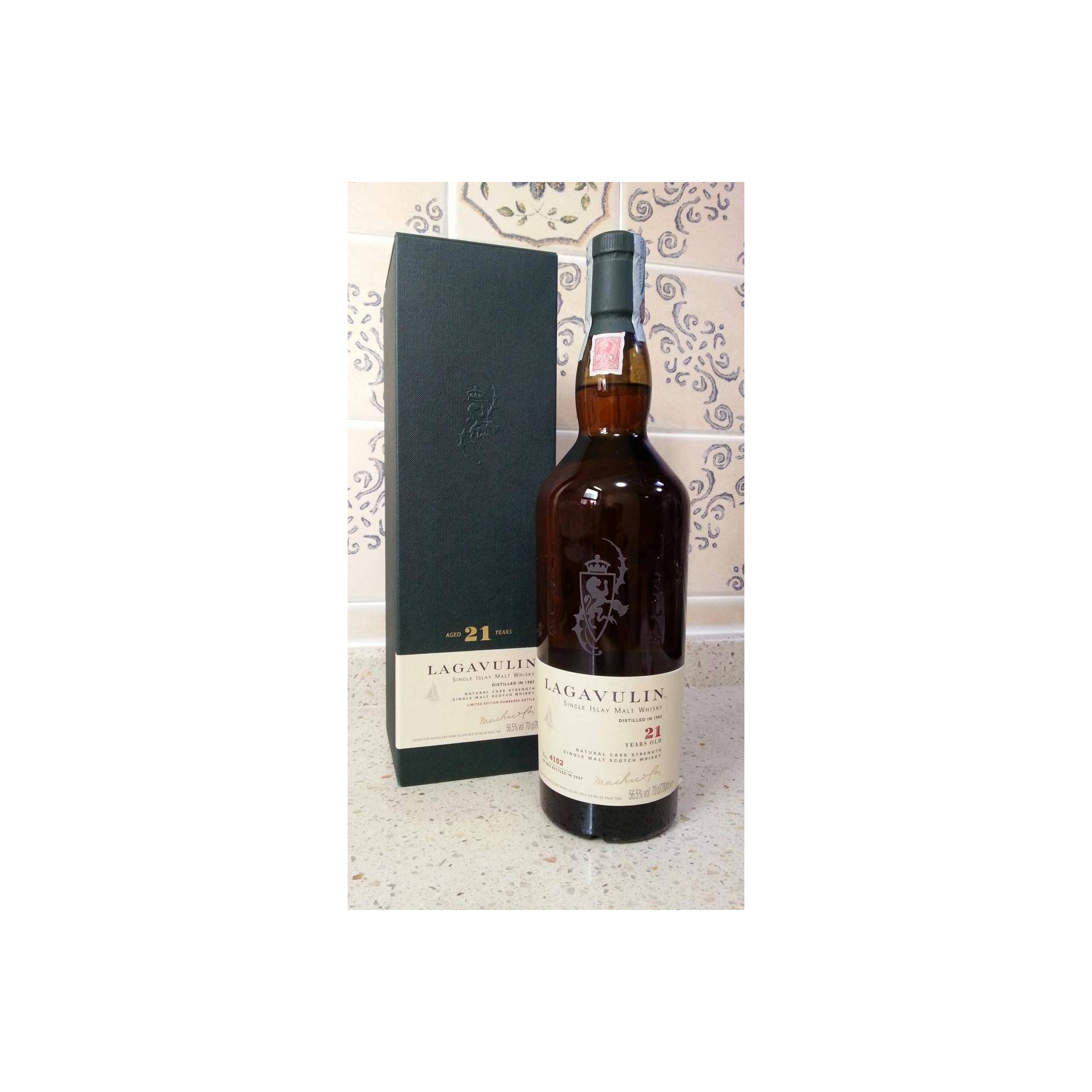 Lagavulin 1985 21 Years Single Malt Whisky 2