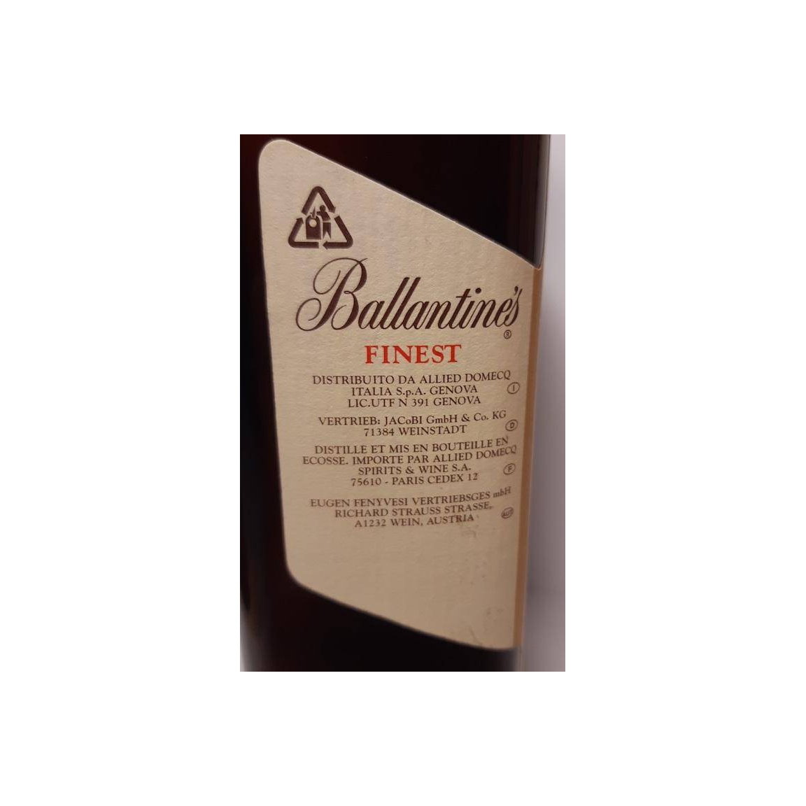Ballantine's Finest Scotch Whisky "The water of Life" 3