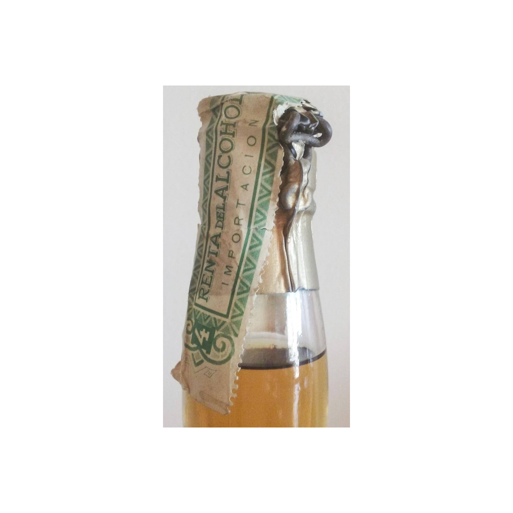 White Horse Blended Whisky 3