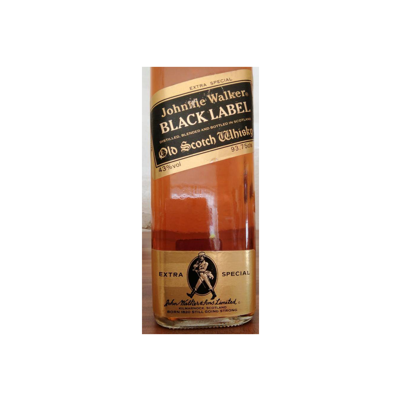 Johnnie Walker Blended Whisky 3