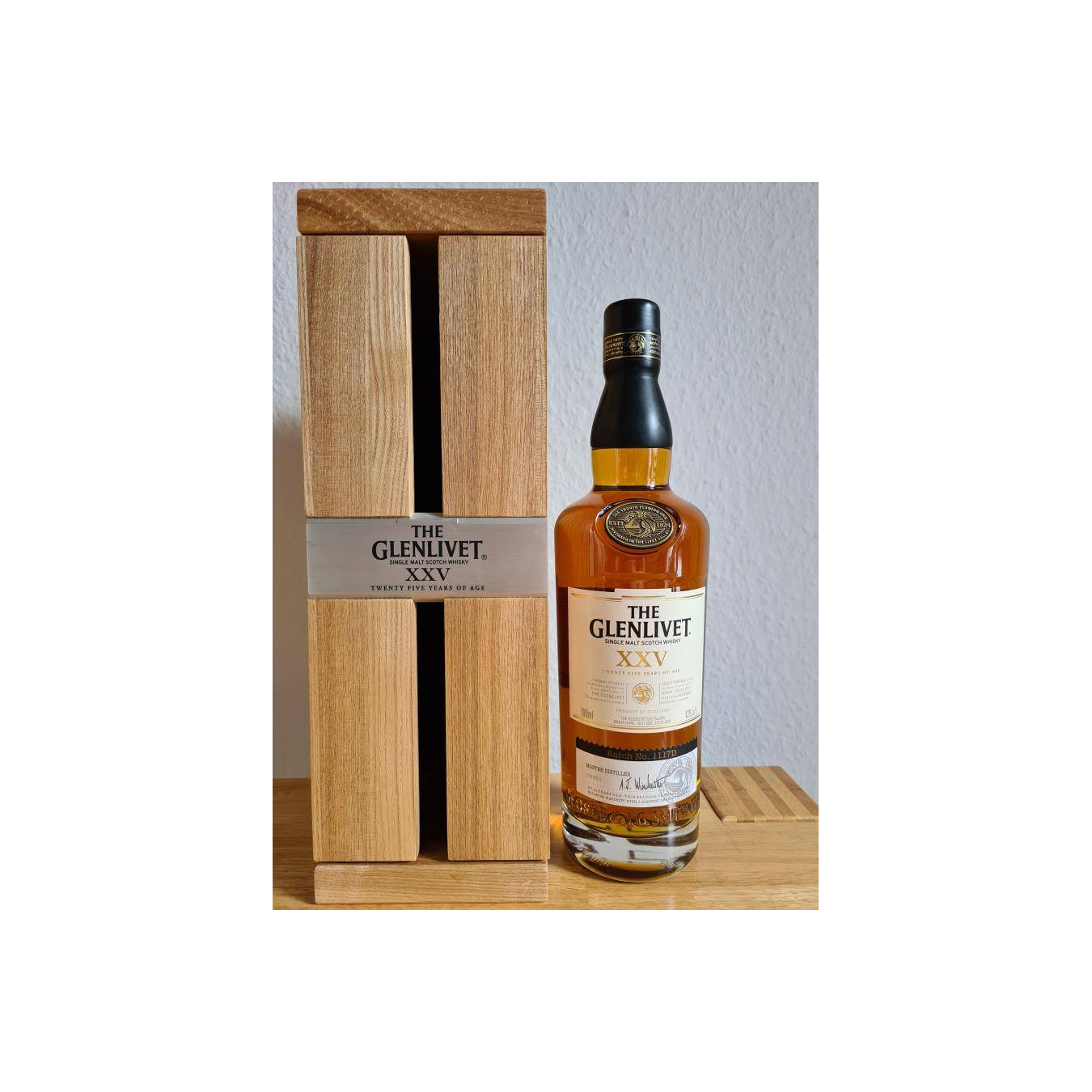 The Glenlivet 25 Years Single Malt Whisky 2