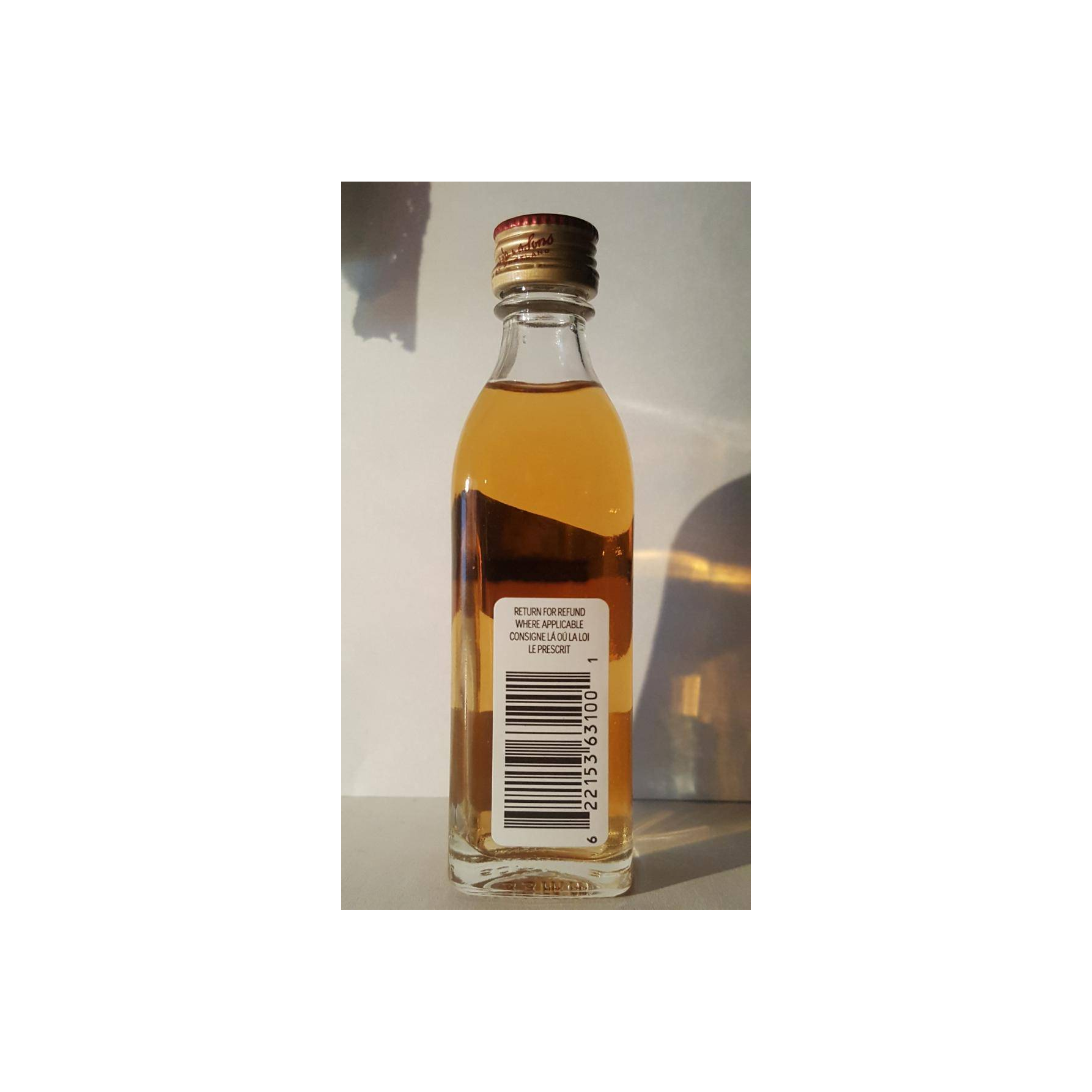 Johnnie Walker Blended Whisky 3