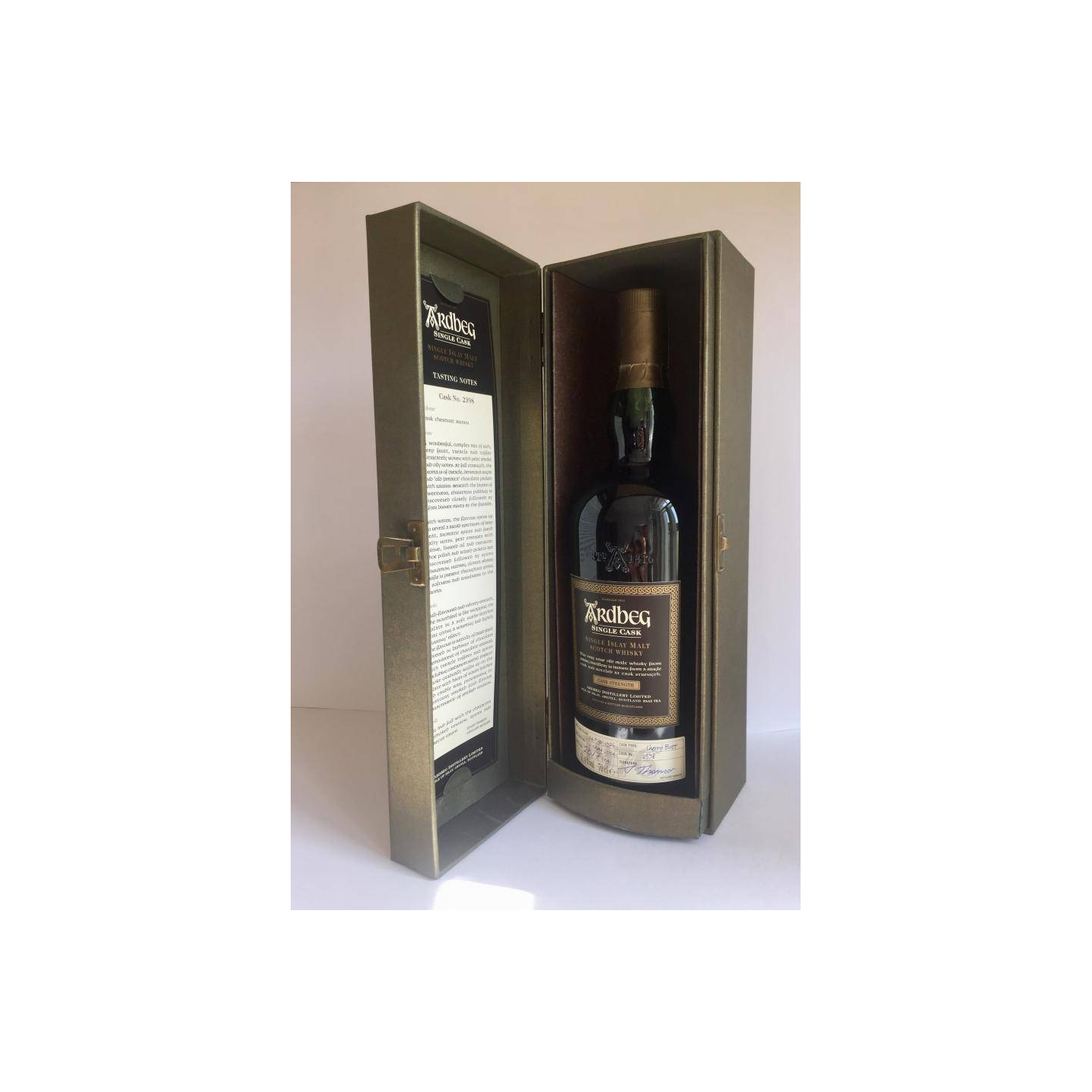 Ardbeg 1976 27 Years Single Malt Whisky 3