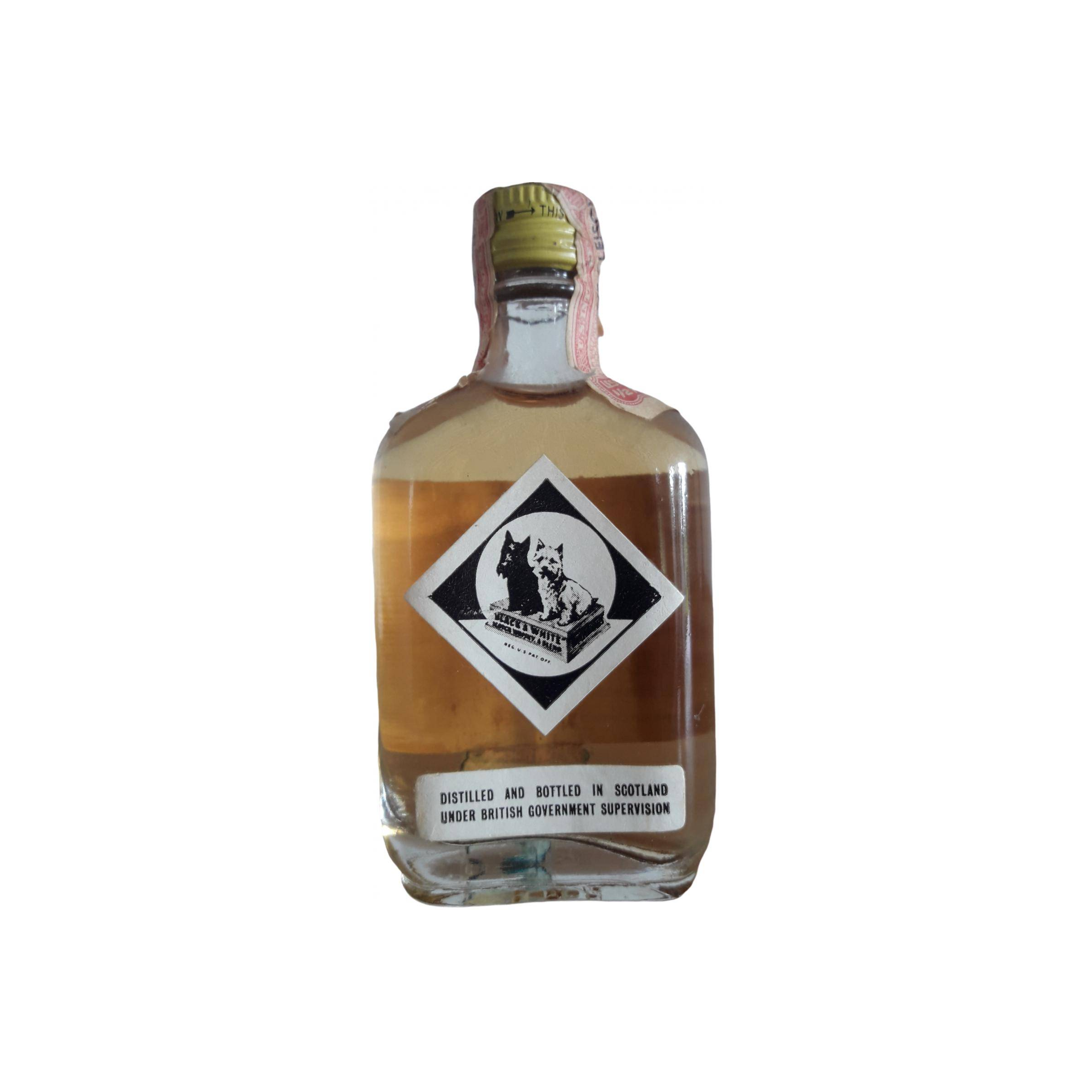 Black & White Blended Whisky 2