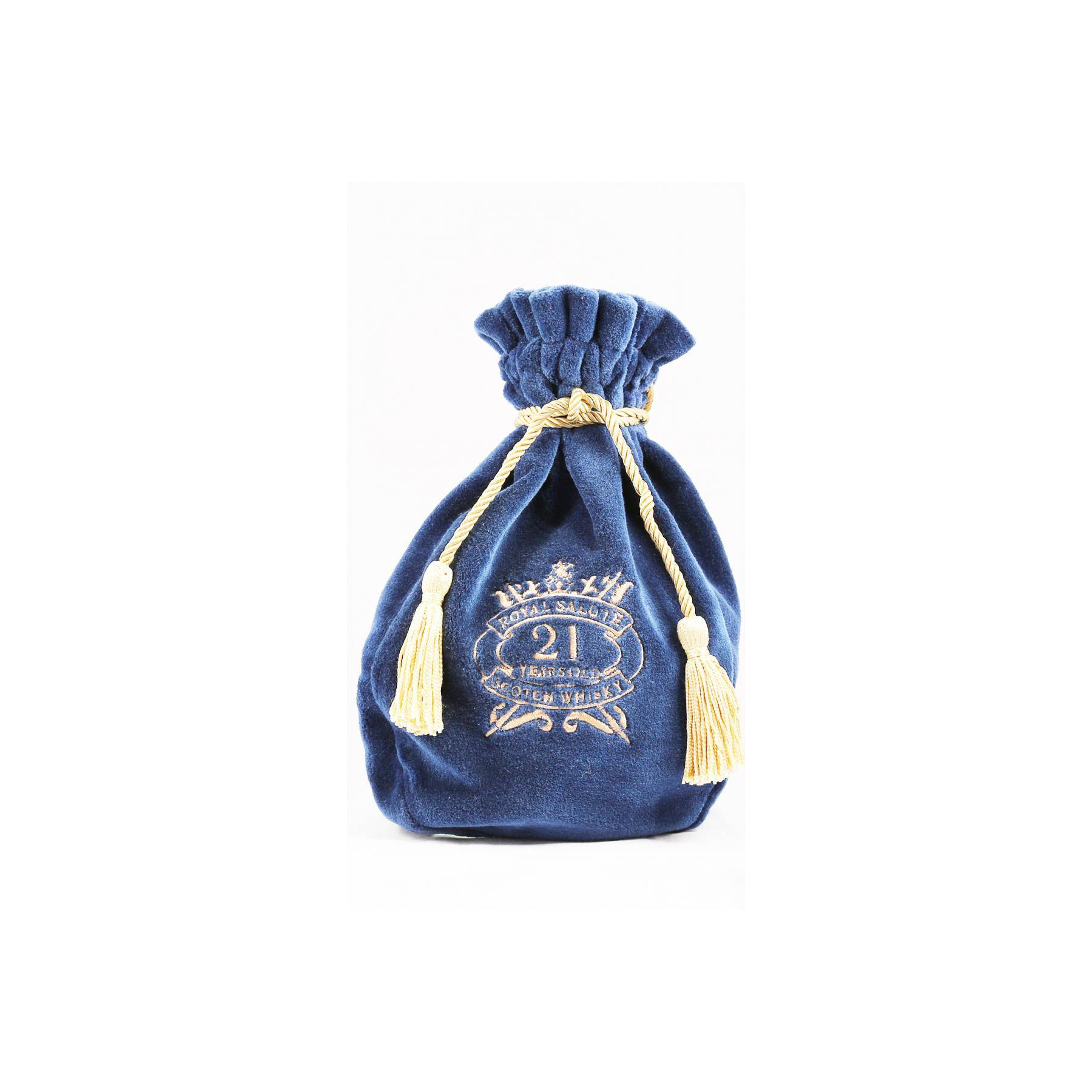Chivas Regal 21 Years Blended Whisky 3