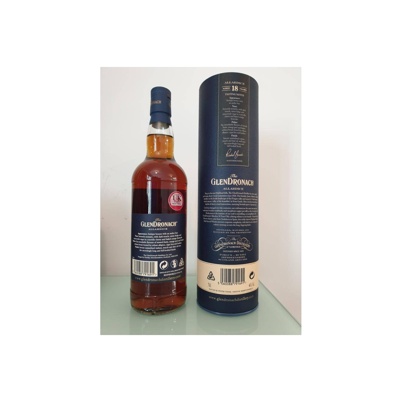 GlenDronach 18 Years Single Malt Whisky 3