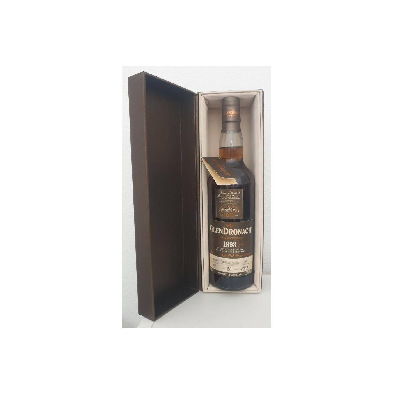 GlenDronach 1993 26 Years Single Malt Whisky 3
