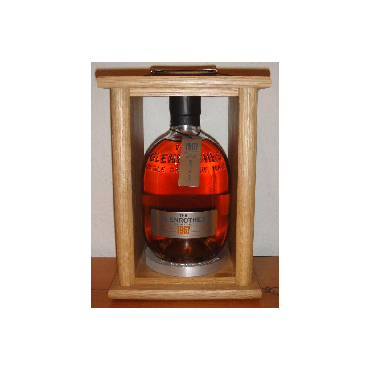 The Glenrothes Single Cask 1967 35 Years Single Malt Whisky 3
