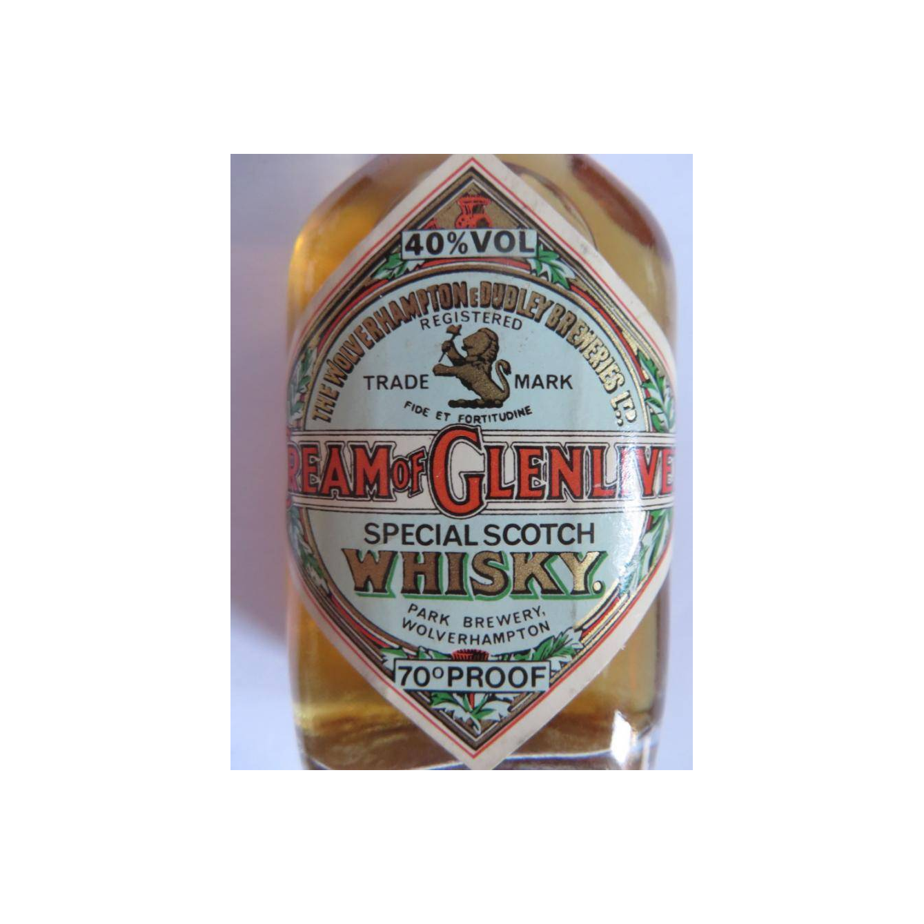 Cream of Glenlivet Special Scotch Whisky 3