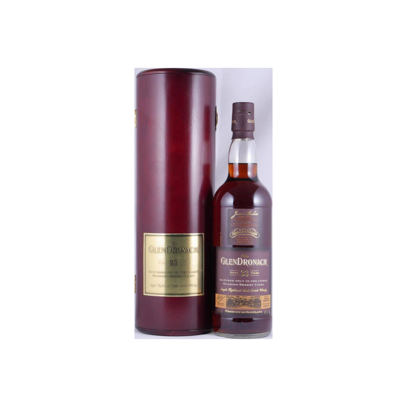 GlenDronach 33 Years Single Malt Whisky 2