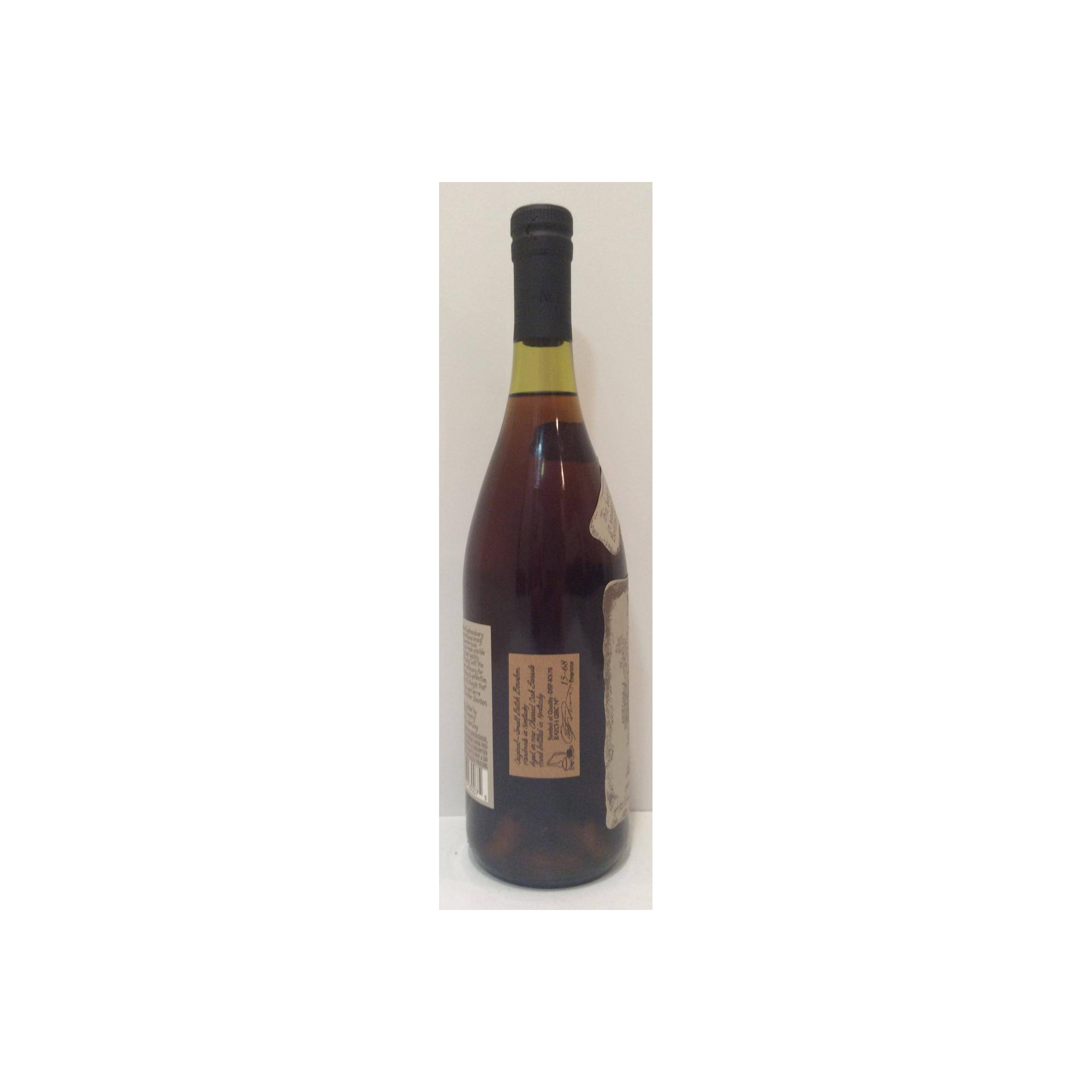 Noah's Mill Genuine Bourbon Whiskey 3