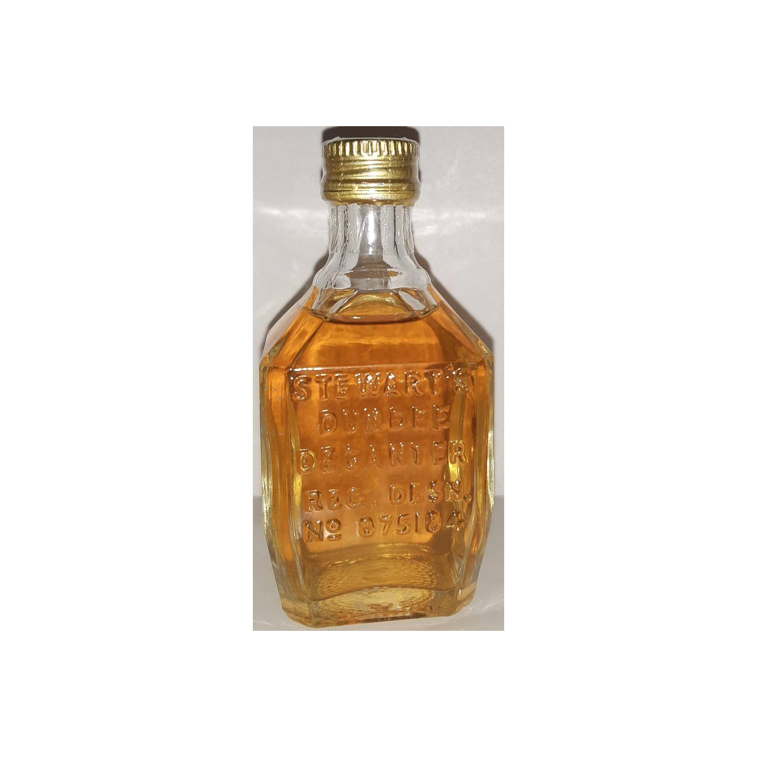 Stewarts Dundee De Luxe Blended Scotch Whisky 2