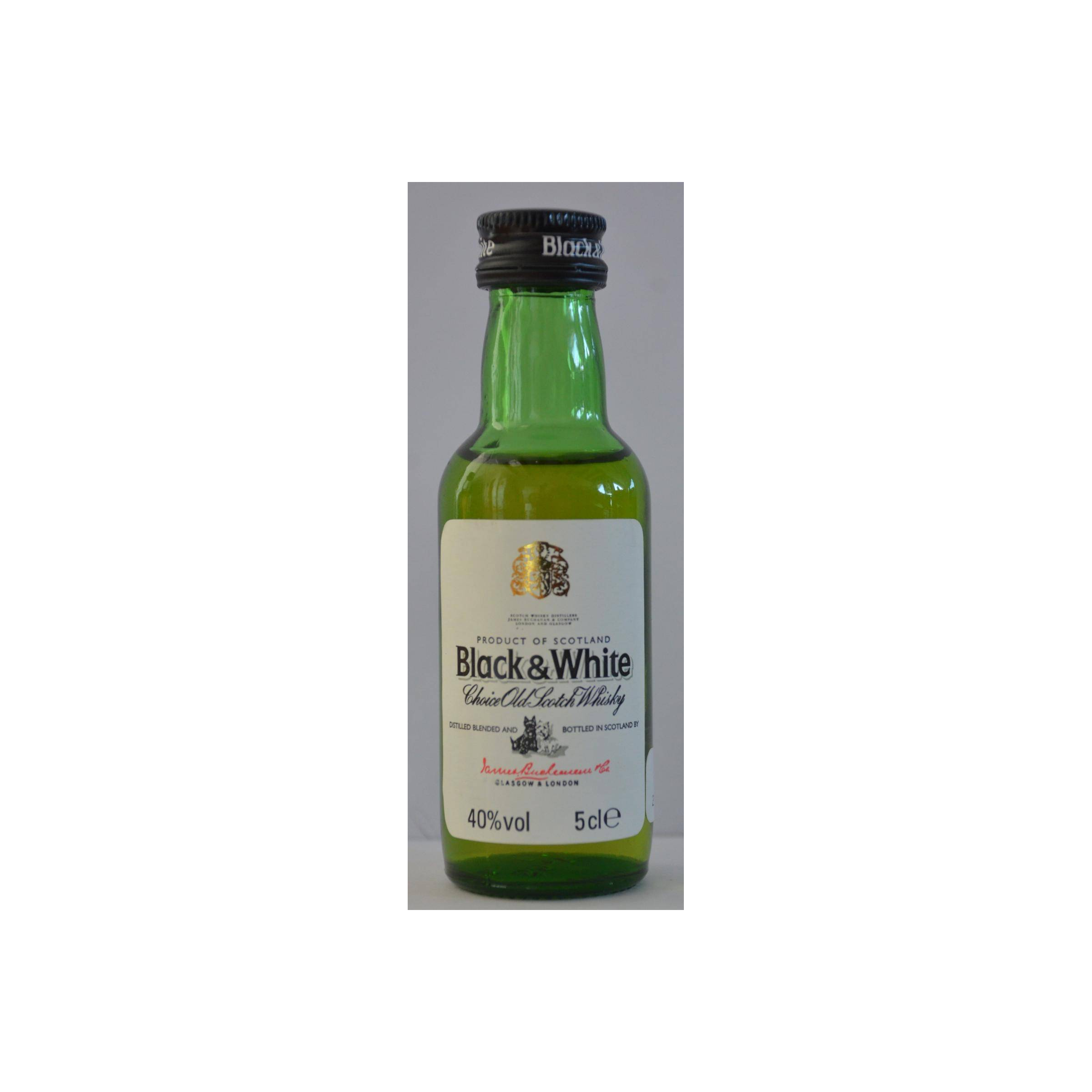 Black & White Blended Whisky 2