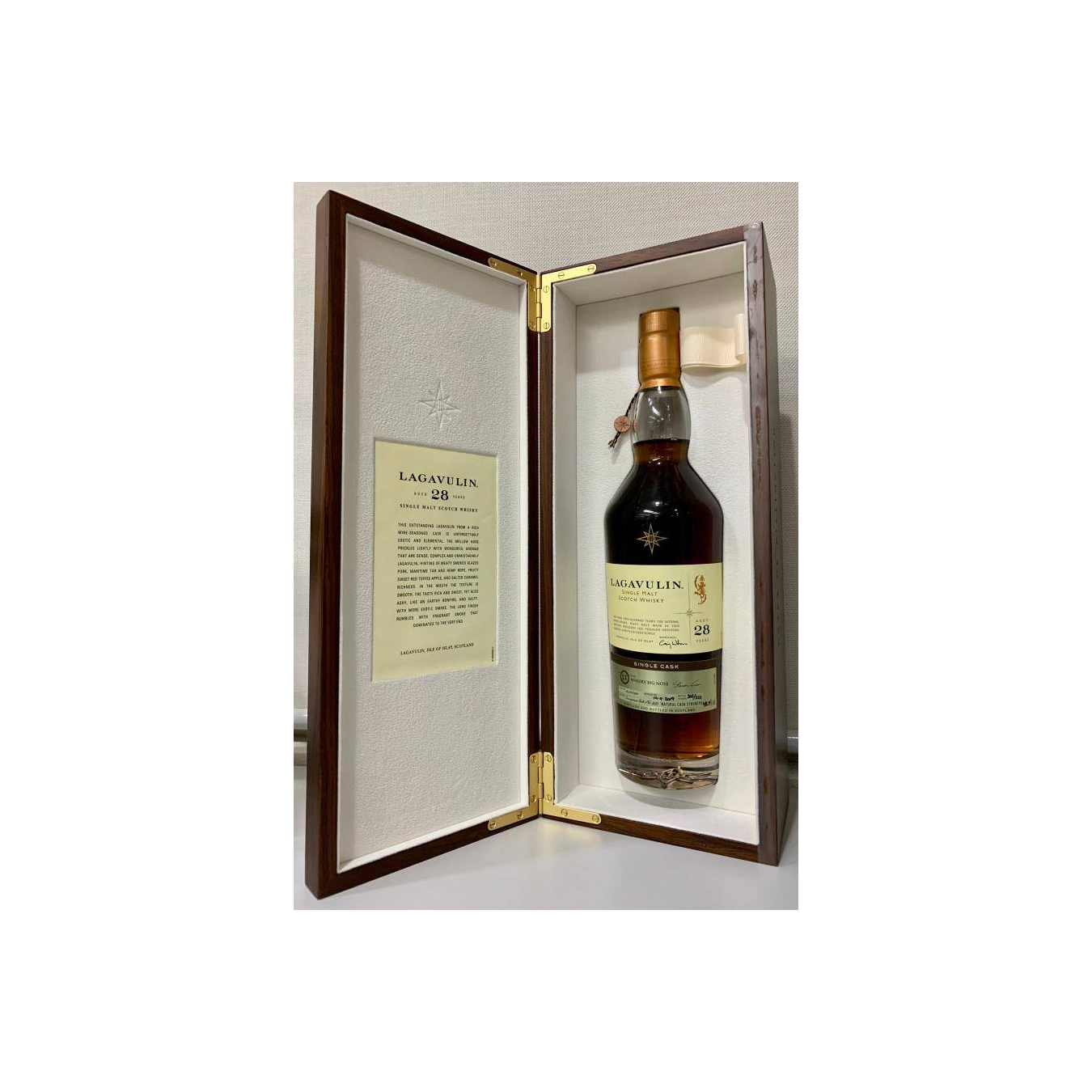 Lagavulin 1991 28 Years Single Malt Whisky 3