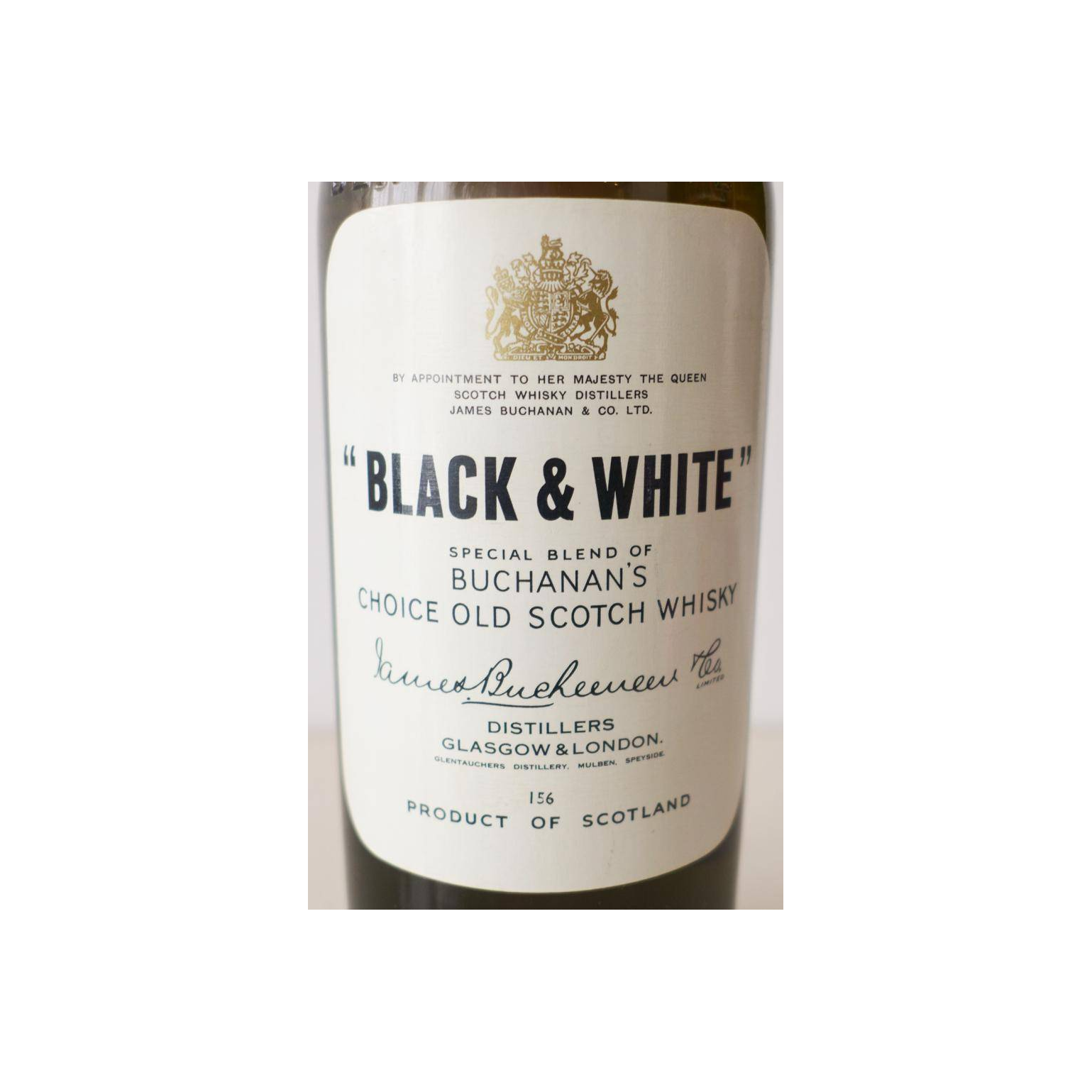 Black & White Blended Whisky 2