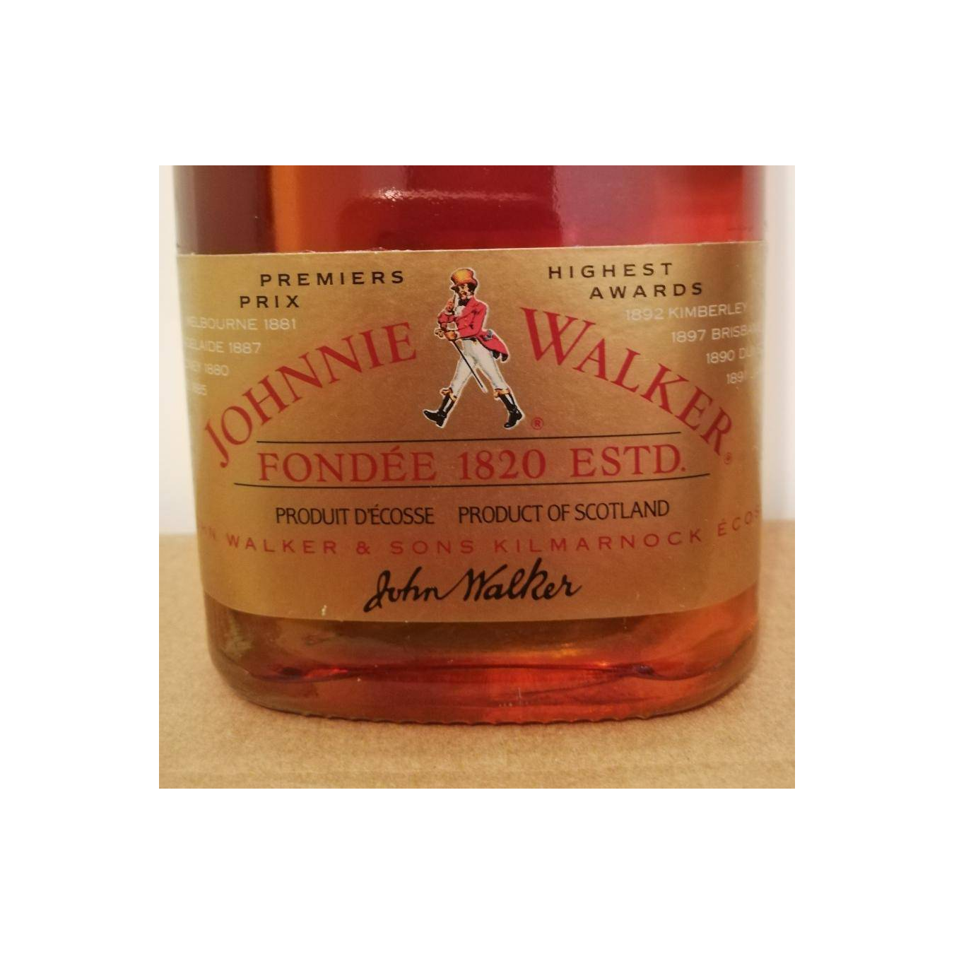Johnnie Walker Blended Whisky 3
