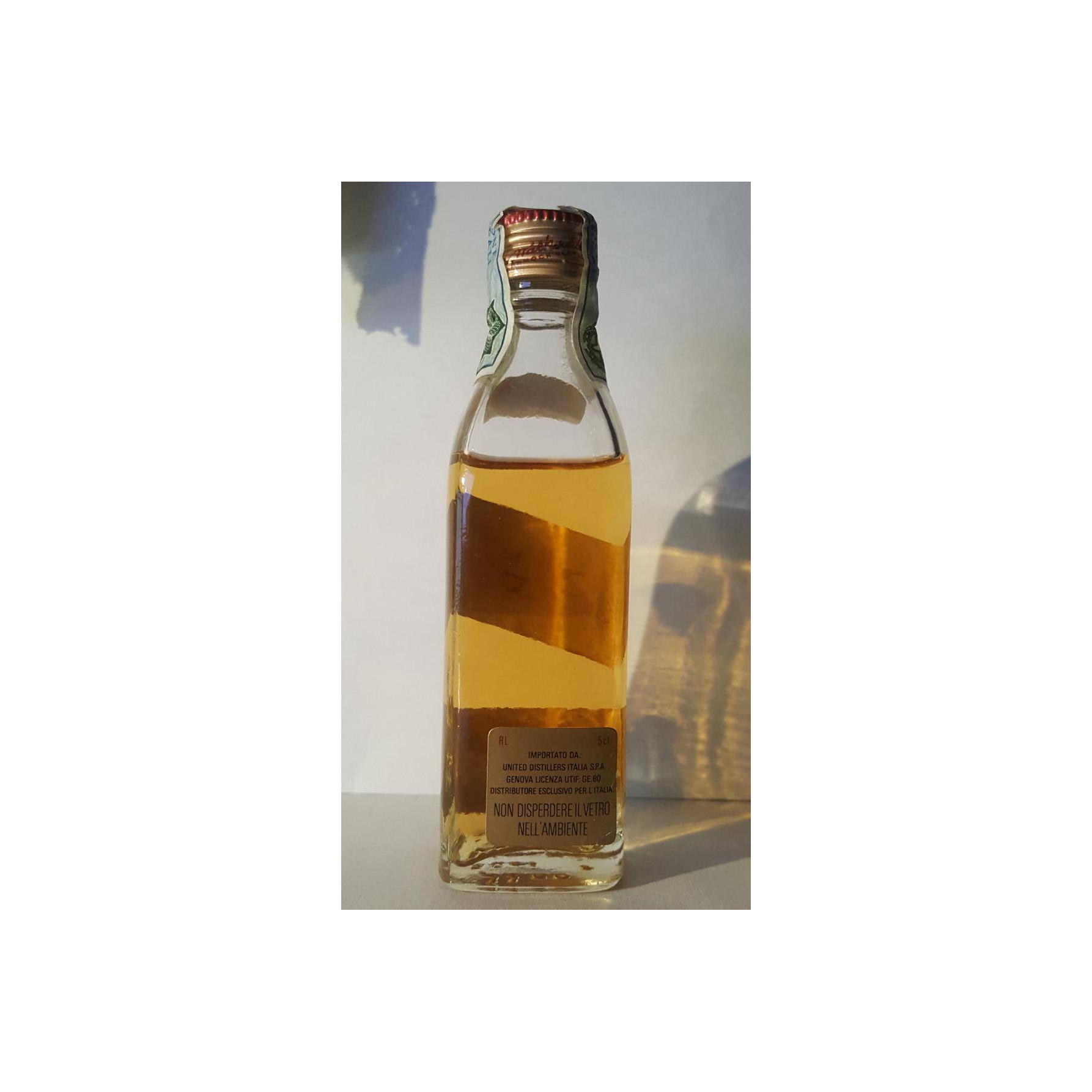 Johnnie Walker Blended Whisky 3