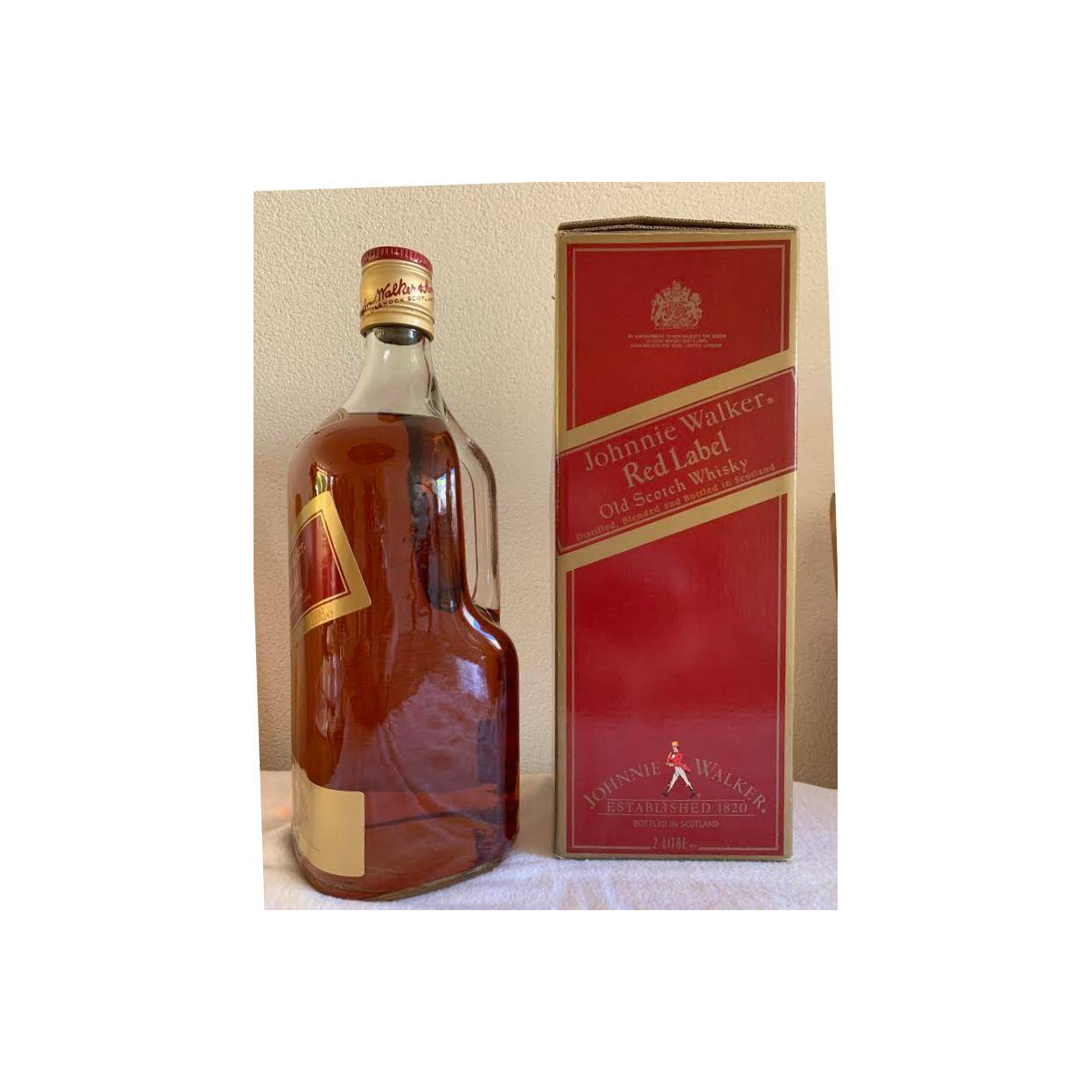Johnnie Walker 1990 Blended Whisky 2