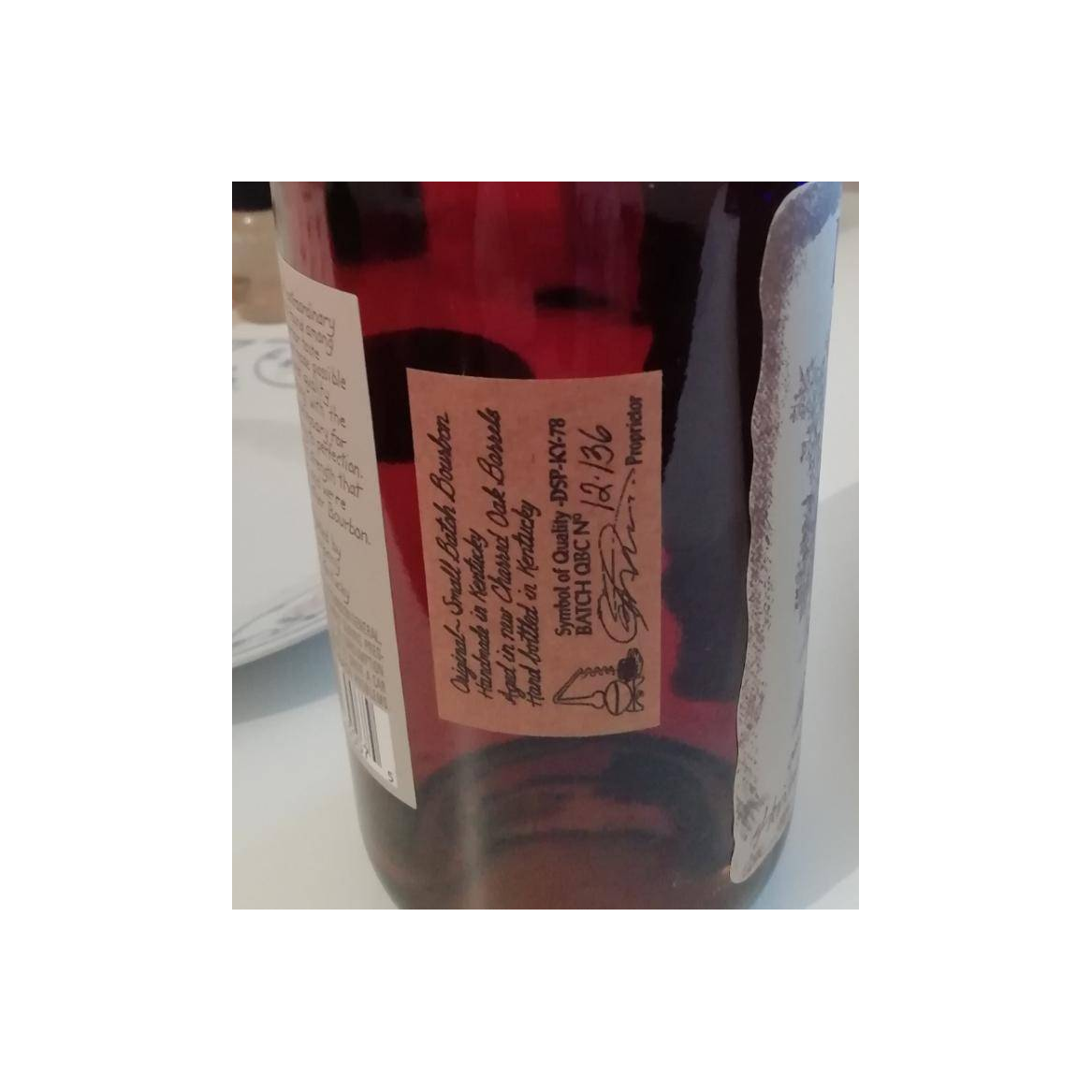 Noah's Mill Genuine Bourbon Whiskey 2