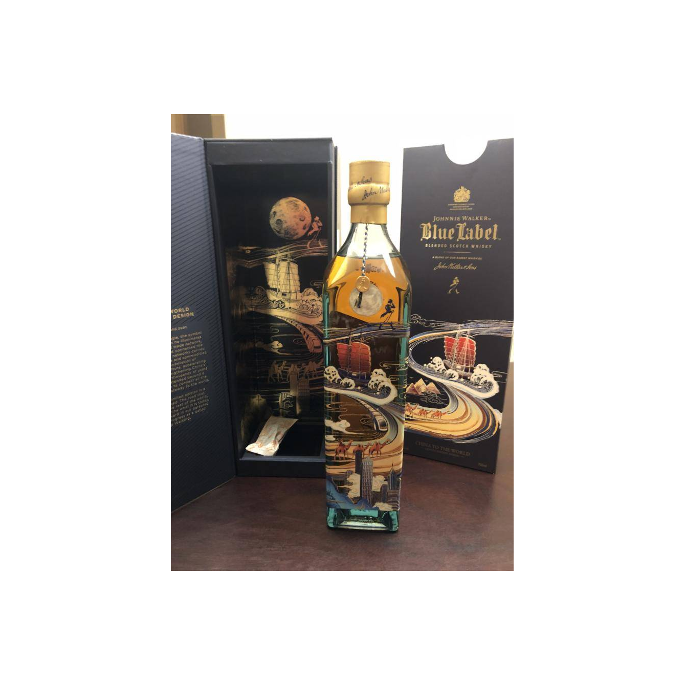 Johnnie Walker Blended Whisky 2