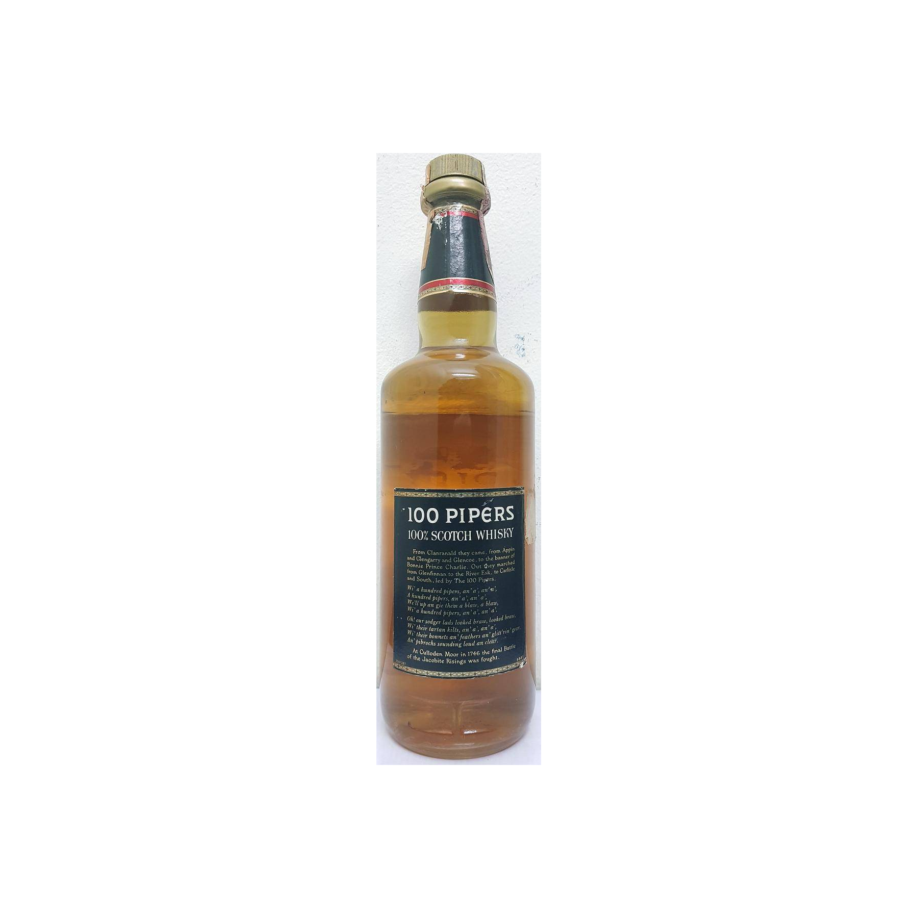 100 Pipers De Luxe Scotch Whisky 2