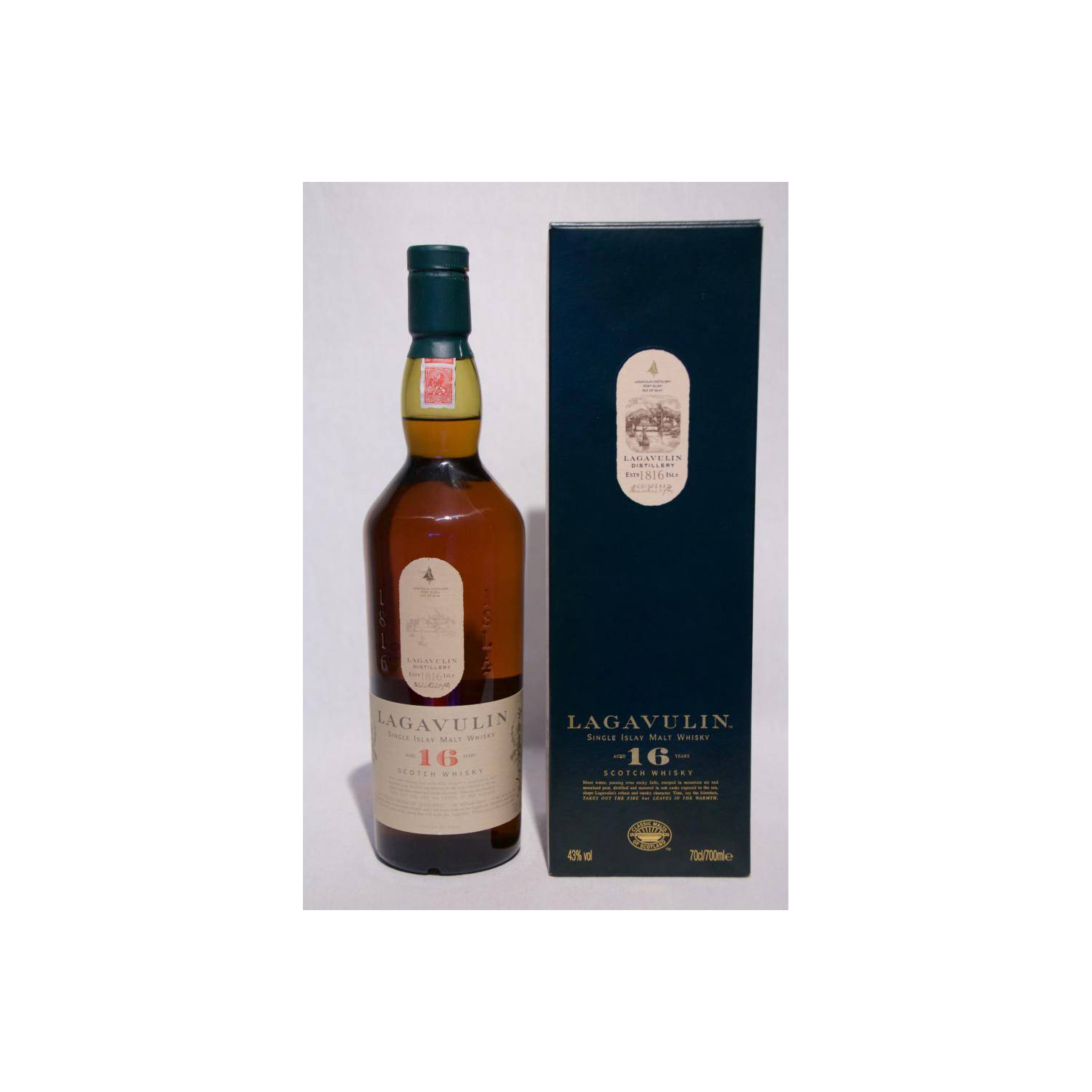 Lagavulin 16 Years Single Malt Whisky 2