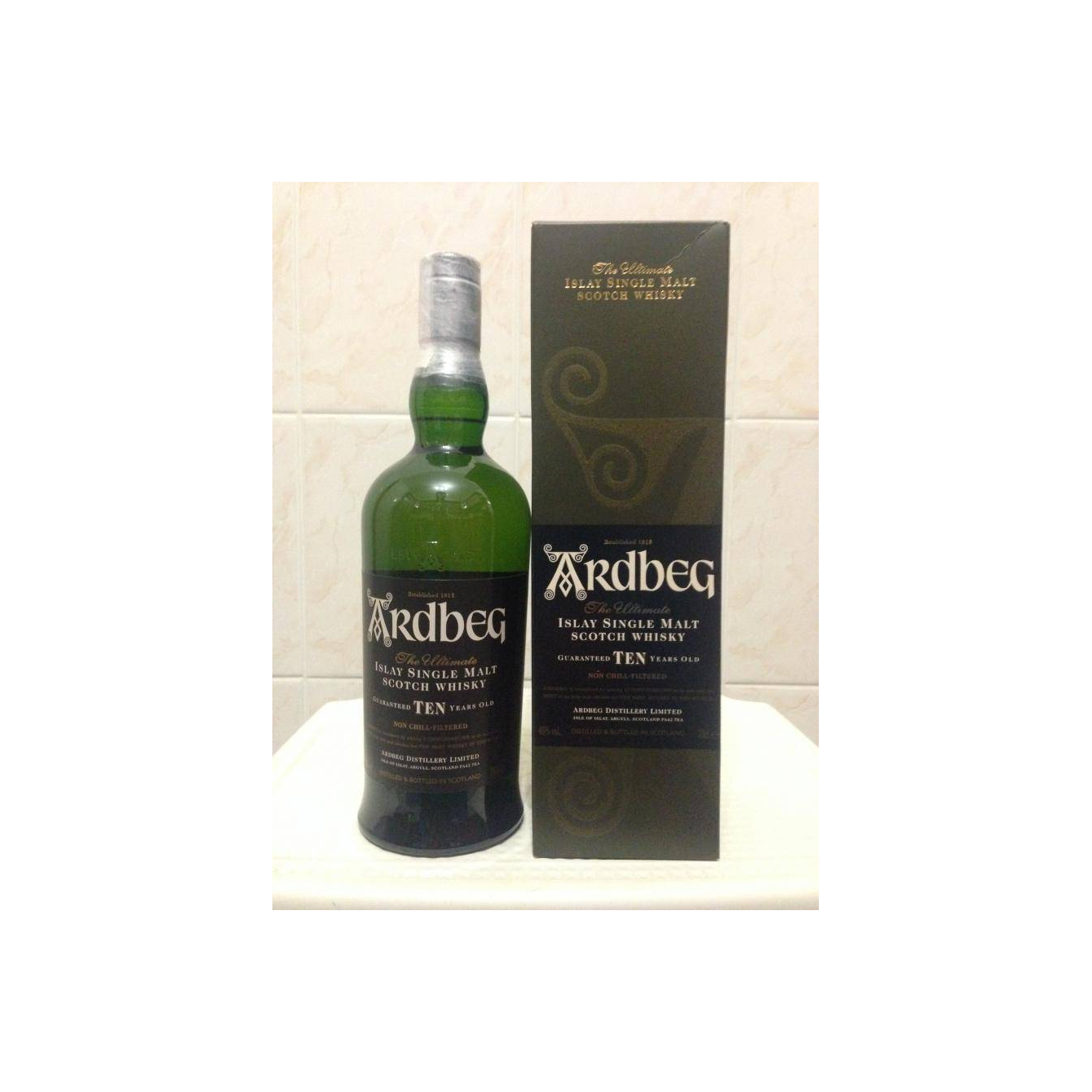Ardbeg 10 Years Single Malt Whisky 2