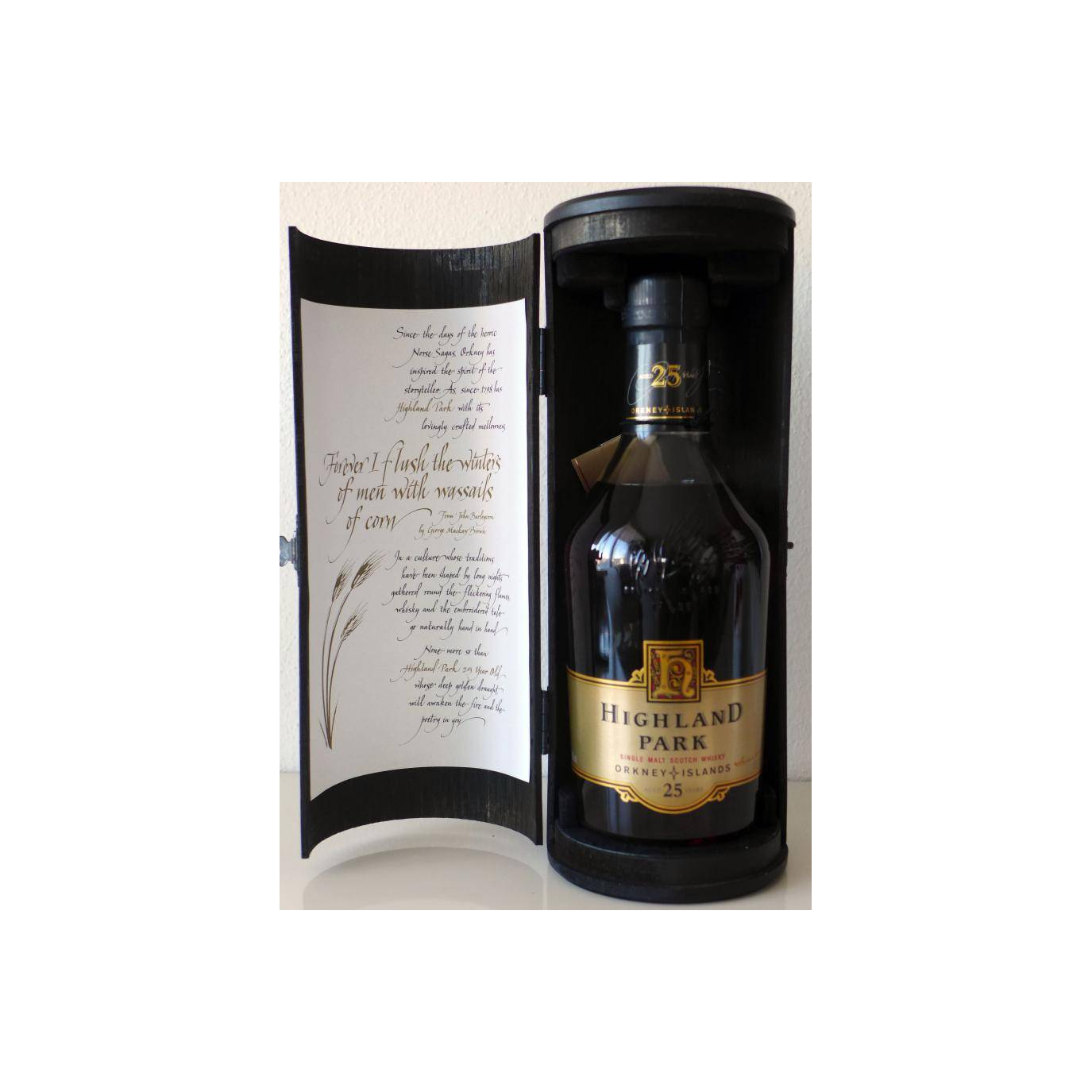 Highland Park 25 Years Single Malt Whisky 3