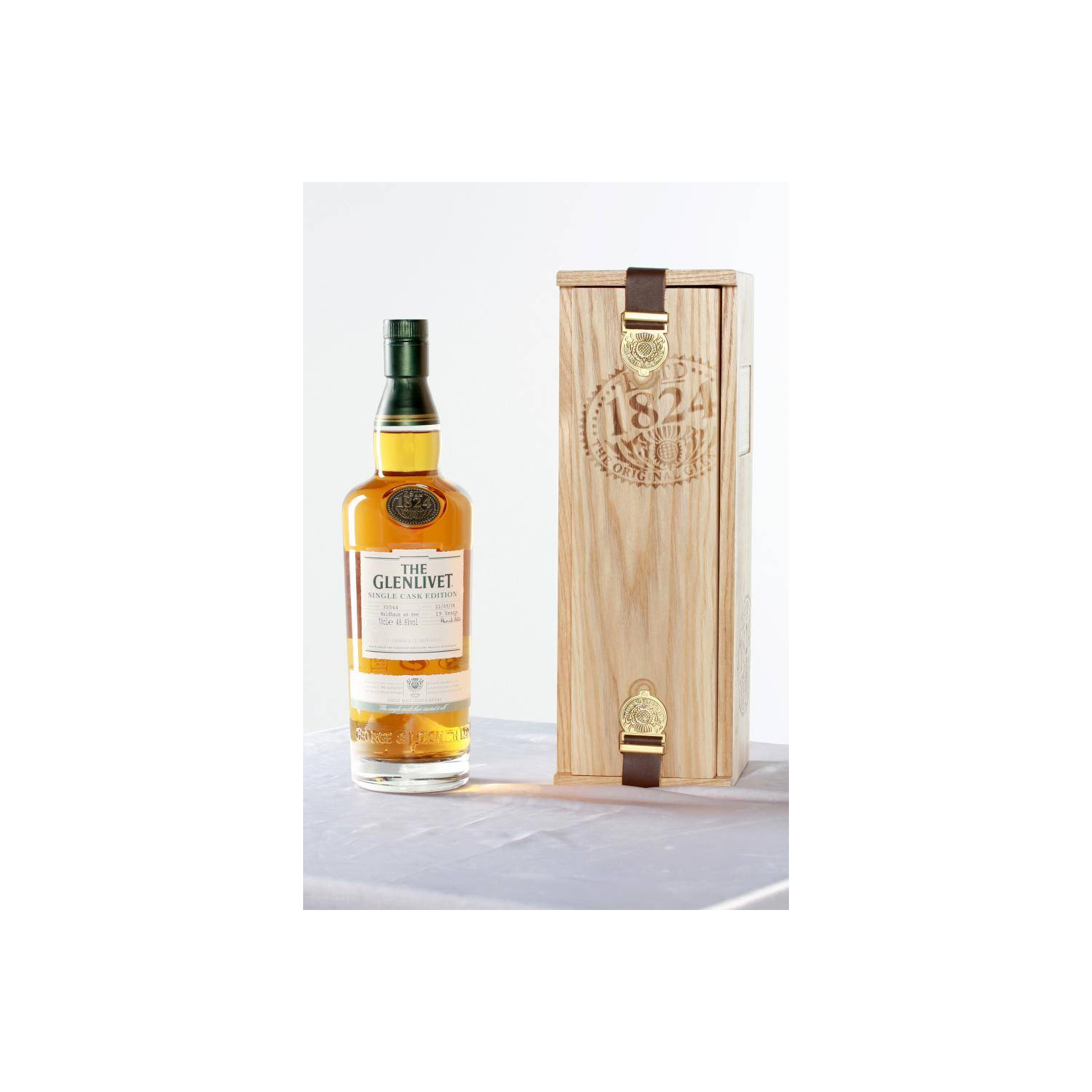 The Glenlivet 19 Years Single Malt Whisky 3