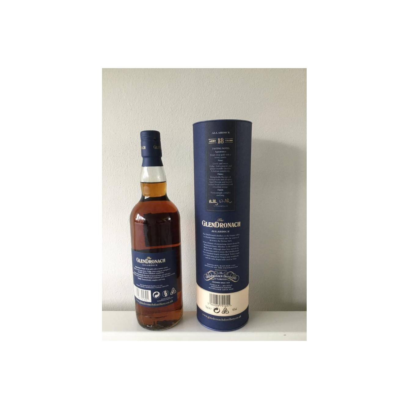 GlenDronach 18 Years Single Malt Whisky 2